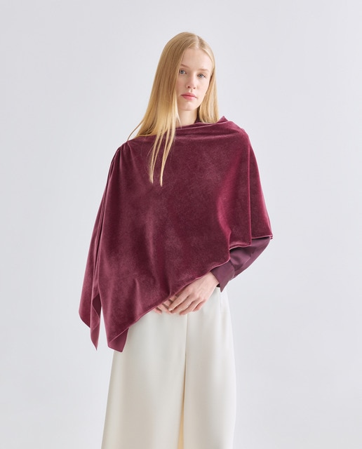 Imagen 0 de Capa terciopelo con fruncido en hombro