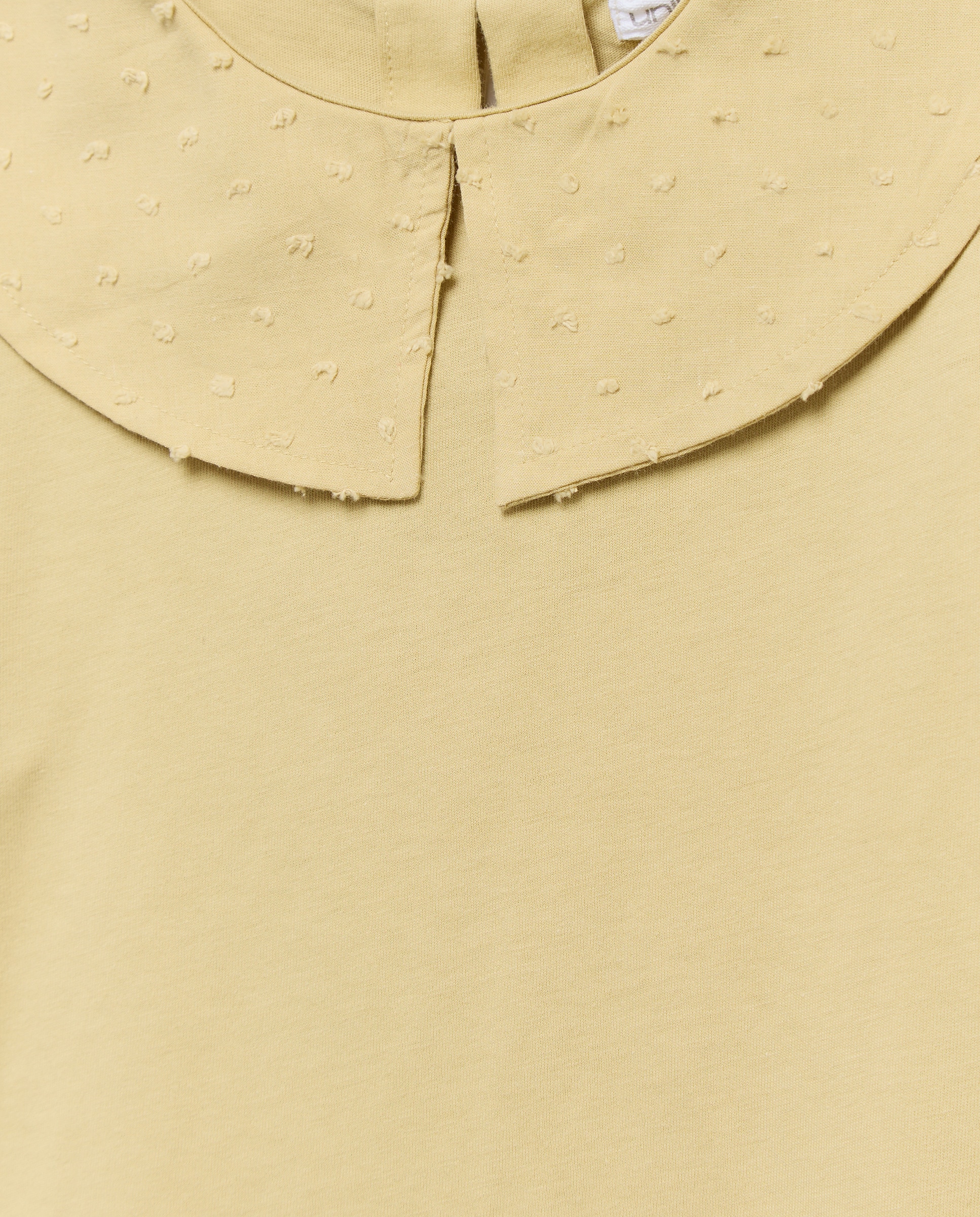 Camiseta niña cuello bordado 560 Oliva-3