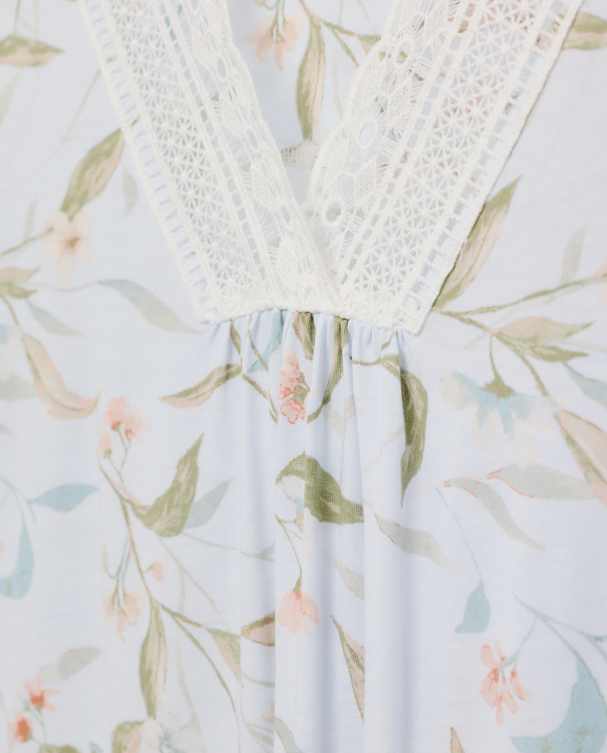 Camisa de Dormir com Estampado Floral e Gola de Renda Azul-4