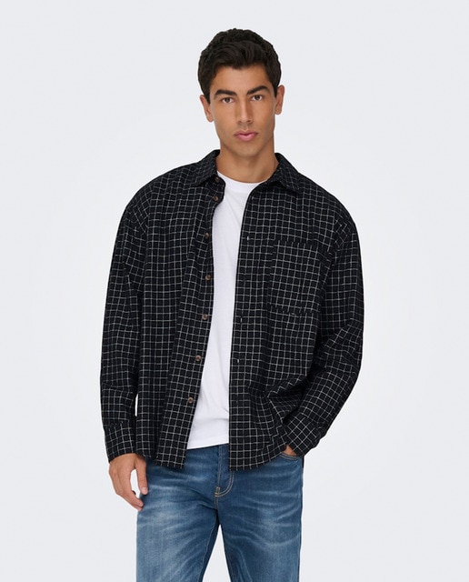 Imagen 0 de Camisa de hombre a cuadros relaxed fit.