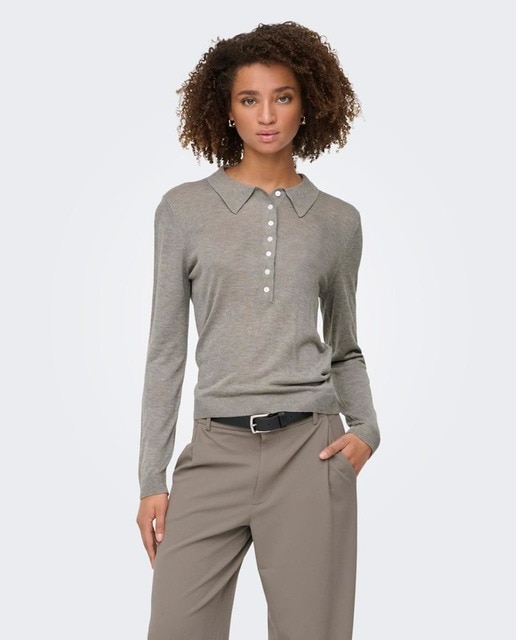 Imagen 0 de Polo de mujer ajustado con botones