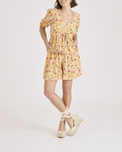 Imagen 0 de Short de mujer estampado floral y tejido fluido