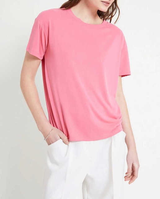 Imagen 0 de Camiseta de mujer corte básico y cuello redondo