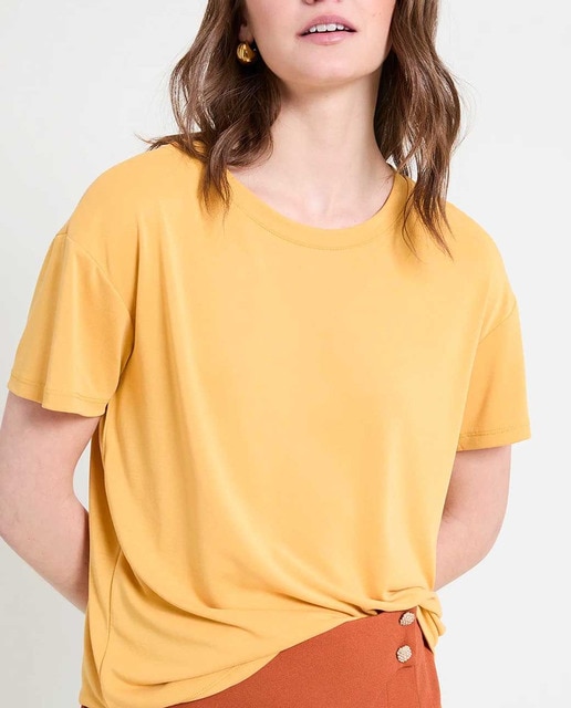 Imagen 0 de Camiseta de mujer corte básico y cuello redondo