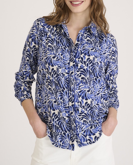 Imagen 0 de Camisa de mujer corte básico y cuello camisa