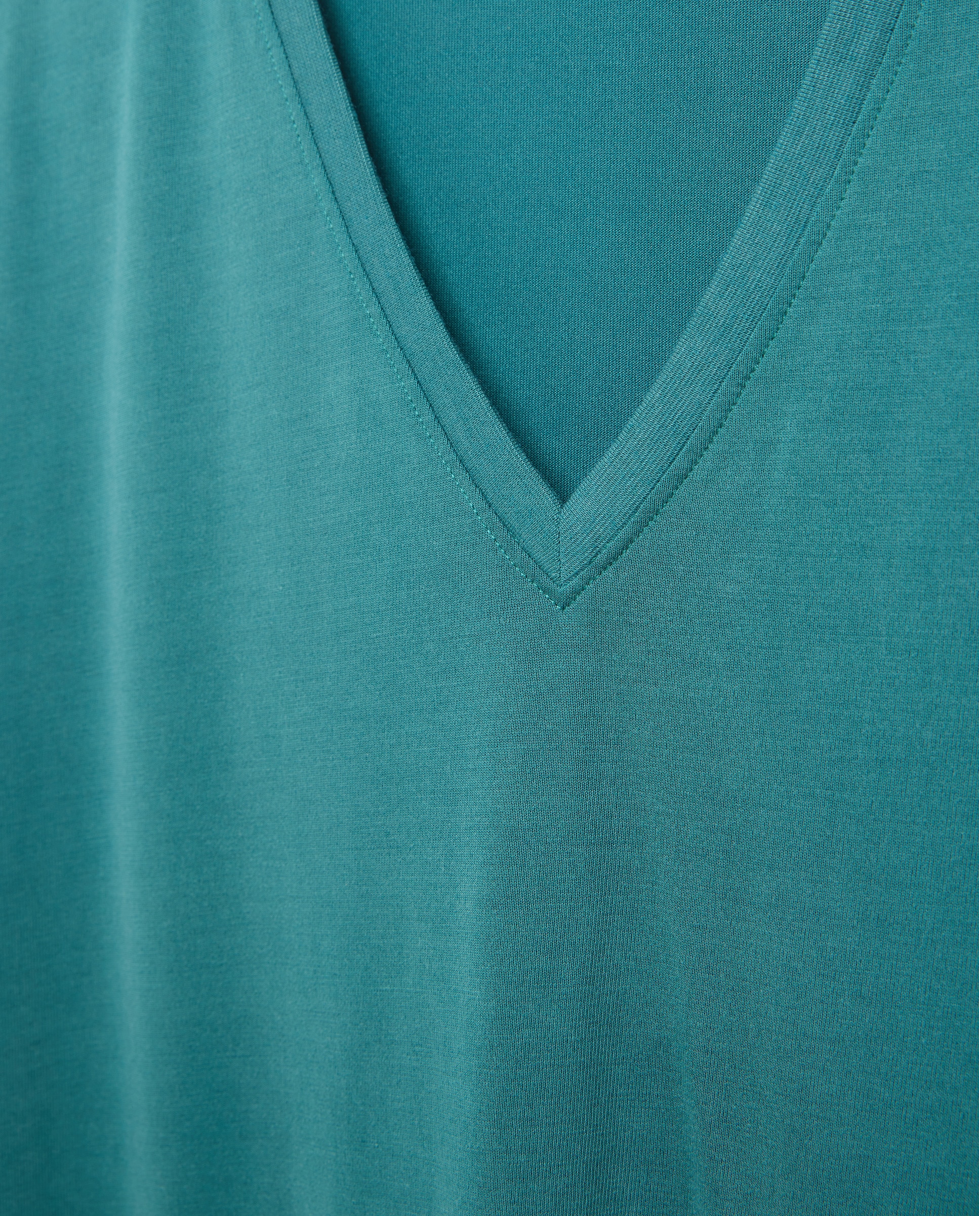 T-shirt com Decote em Bico e Detalhes 530 Verde Escuro-5