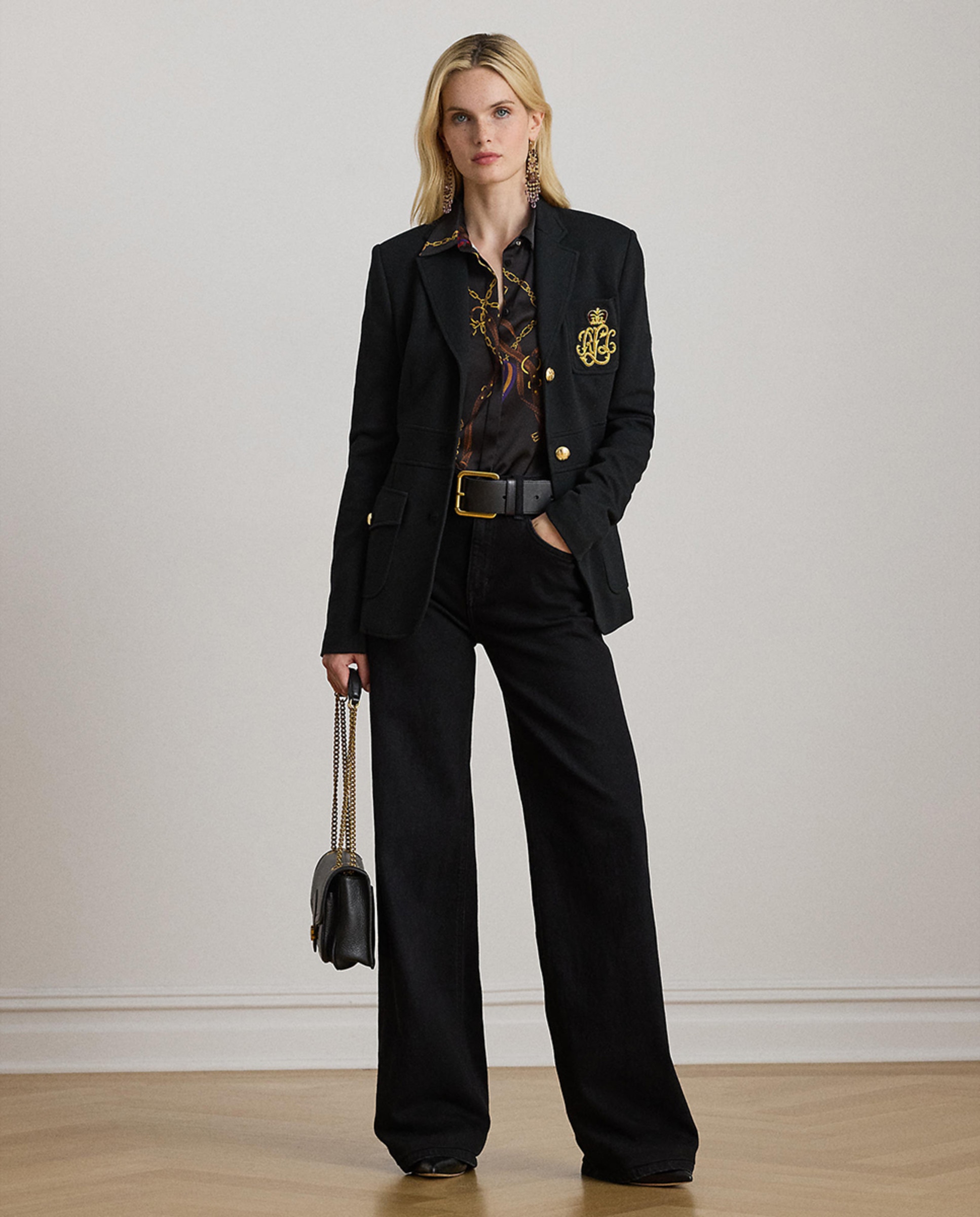 Camisa Acetinada com Estampado Preto-6