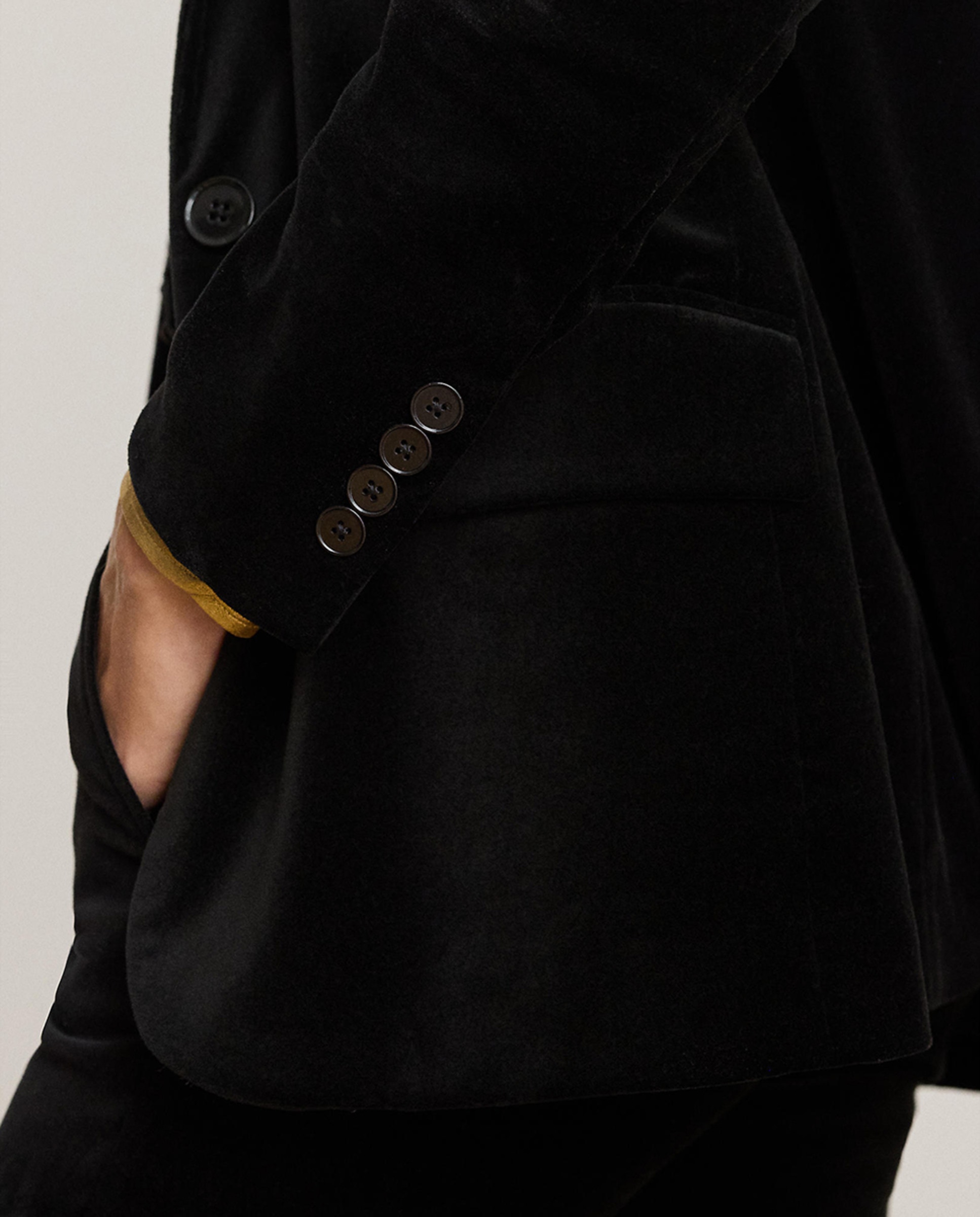 Blazer de Veludo com Abotoadura Simples Preto-5