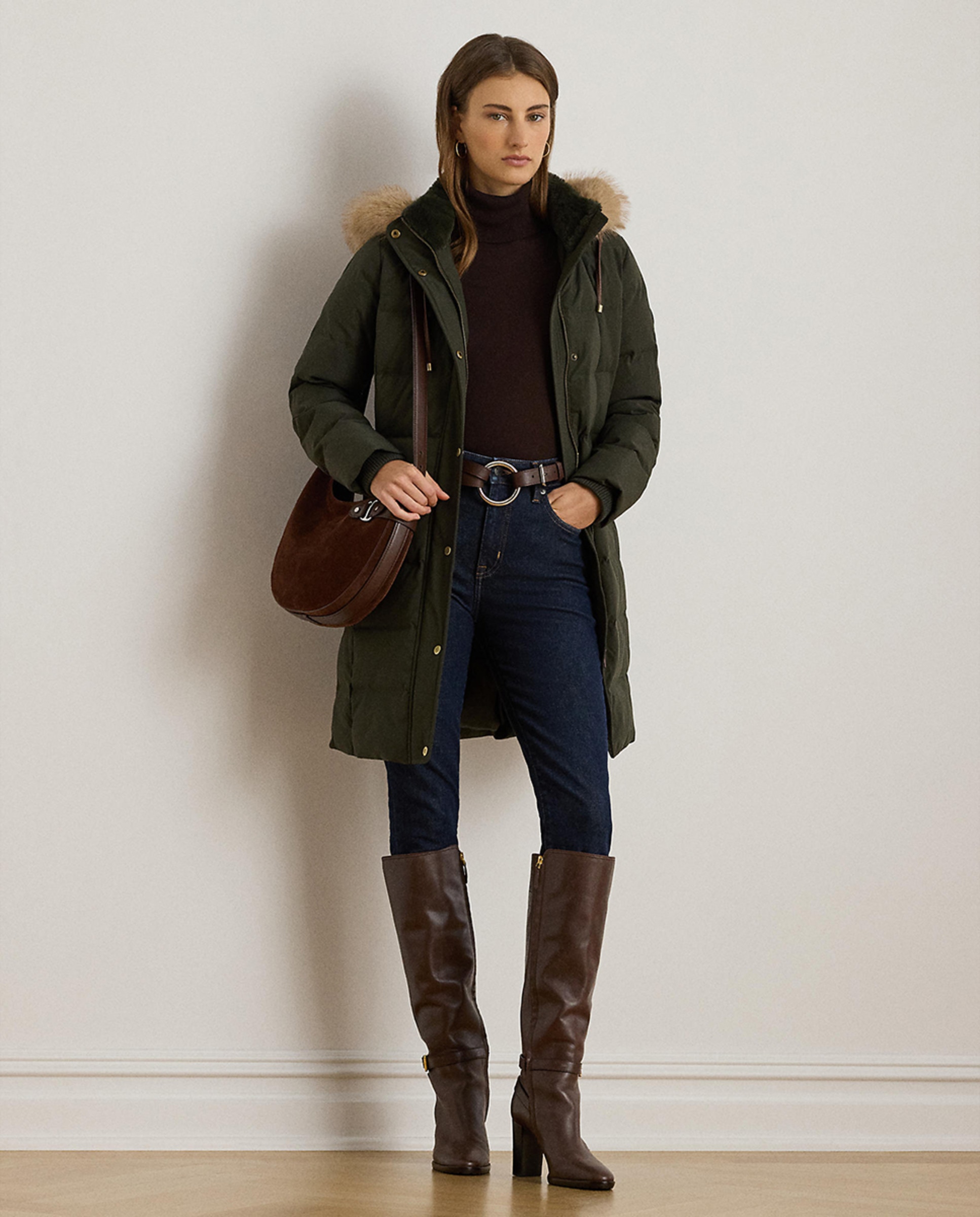 Imagem 0 de Blusão Acolchoado com Pelo Sintético no Capuz