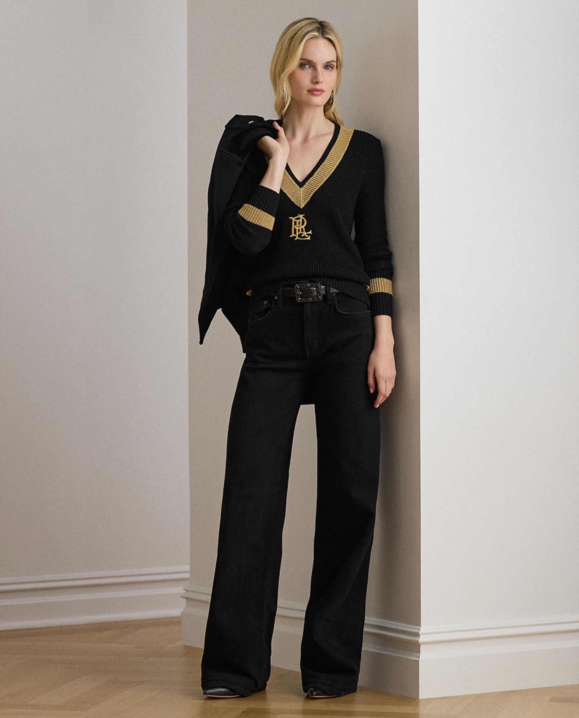 Camisola de Malha com Manga Comprida e Decote em Bico Preto-6