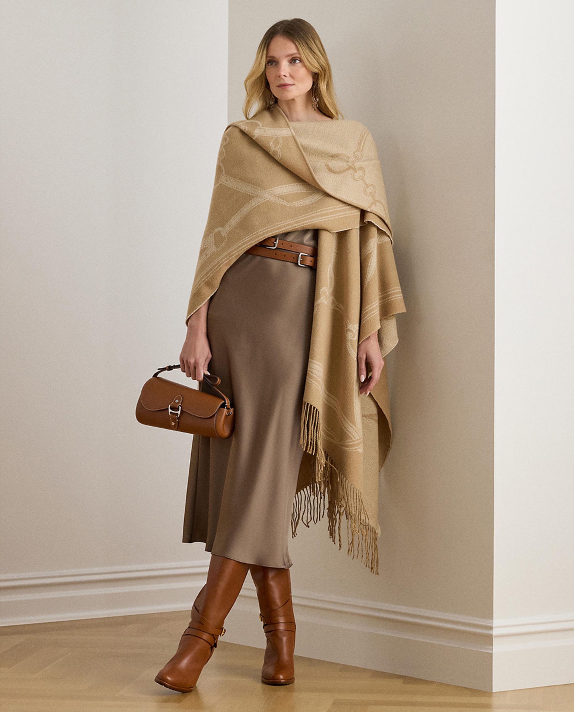 Poncho com Estampado e Franjas Camel-1