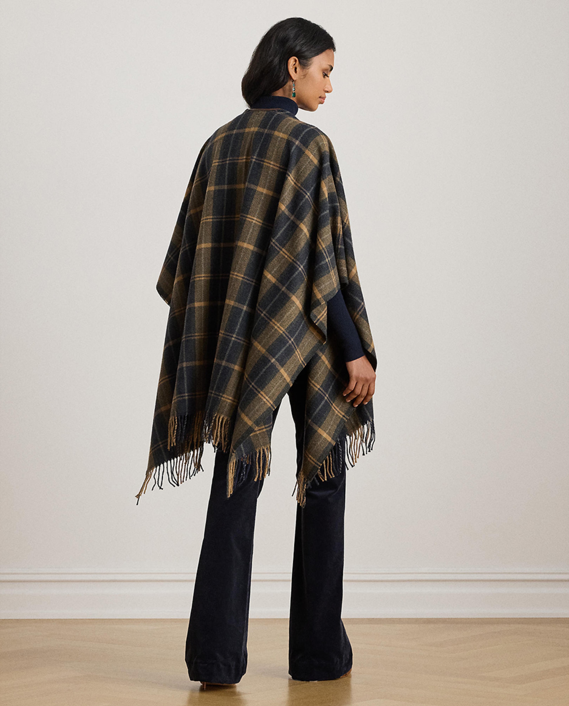 Poncho aos Quadrados com Franjas Multicolor-3