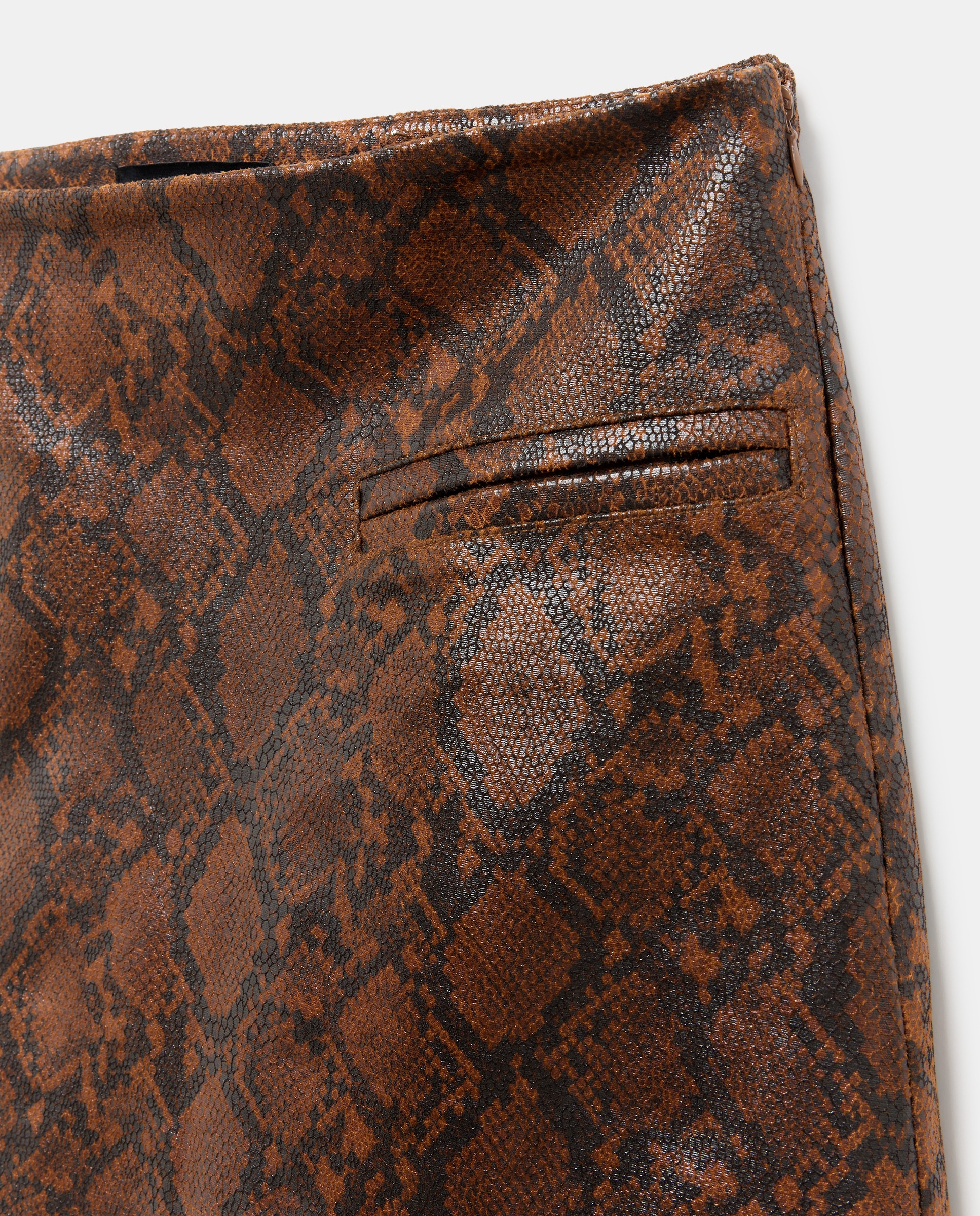 Minissaia com Efeito de Pele de Serpente Castanho-5