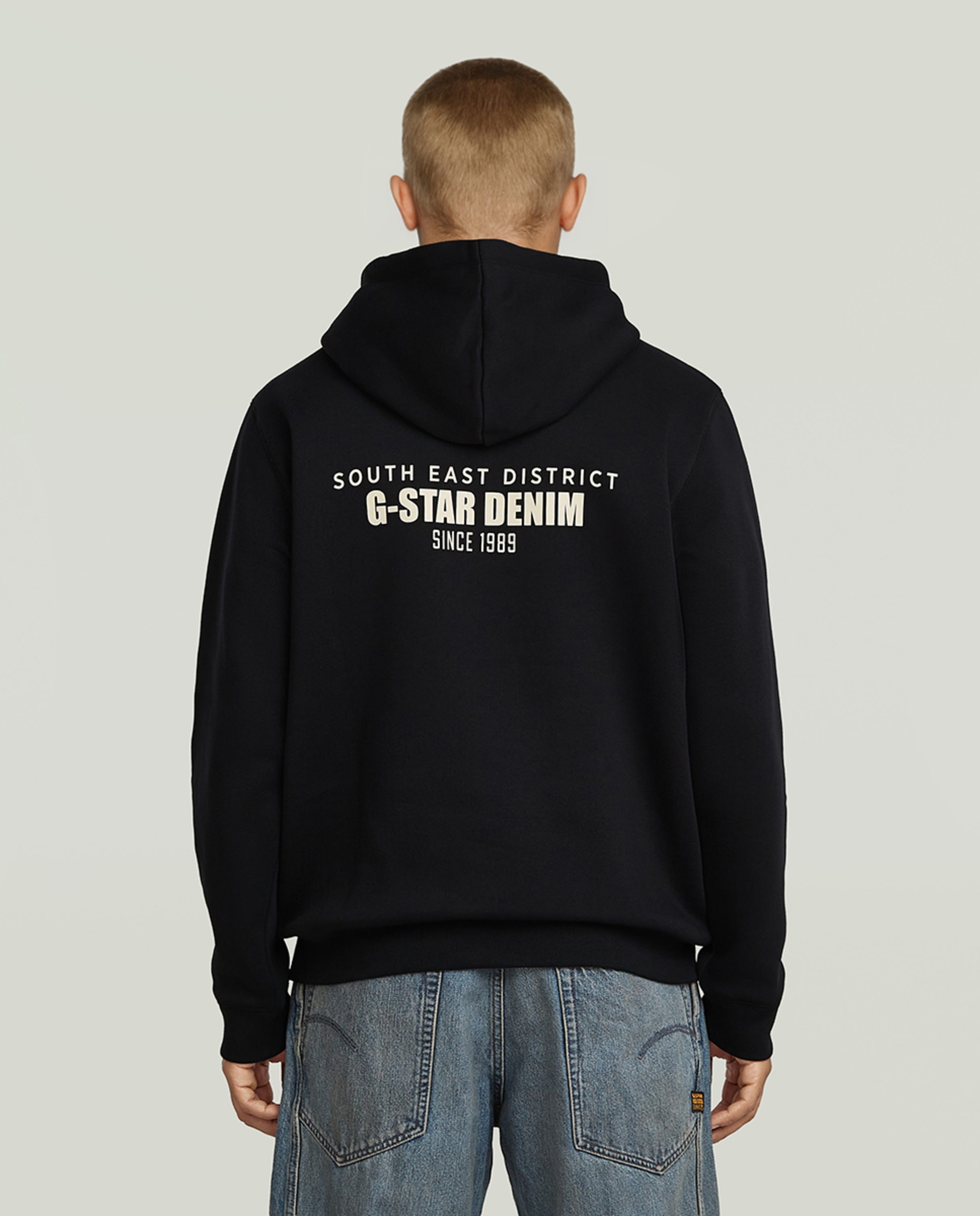 Sweatshirt de Corte Regular com Capuz Preto-2