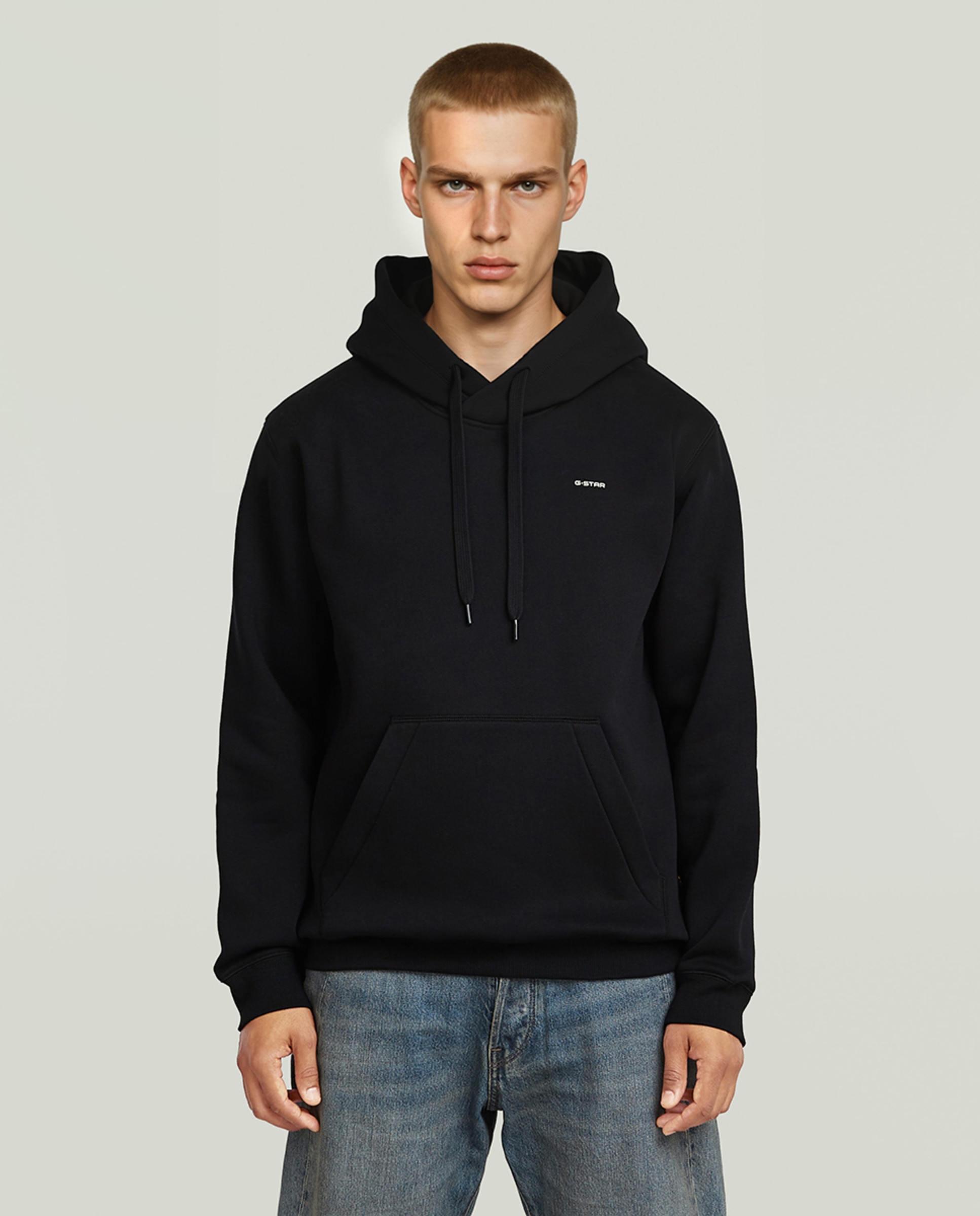 Sweatshirt de Corte Regular com Capuz Preto-1