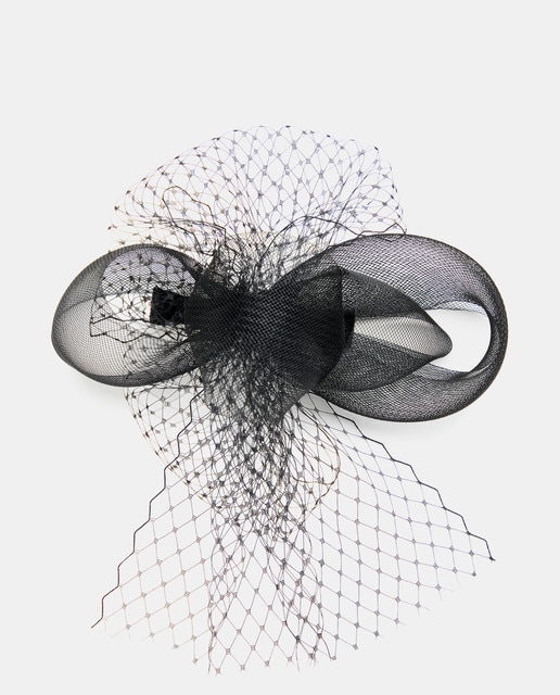 Imagen 0 de Prendiendo pinza nudo tul