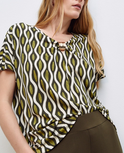 Imagen 0 de Camiseta de mujer manga corta fantasía ity pieza escote