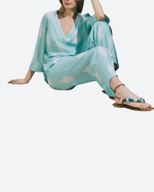 Imagen 0 de Conjunto de mujer con estampado de cenefa