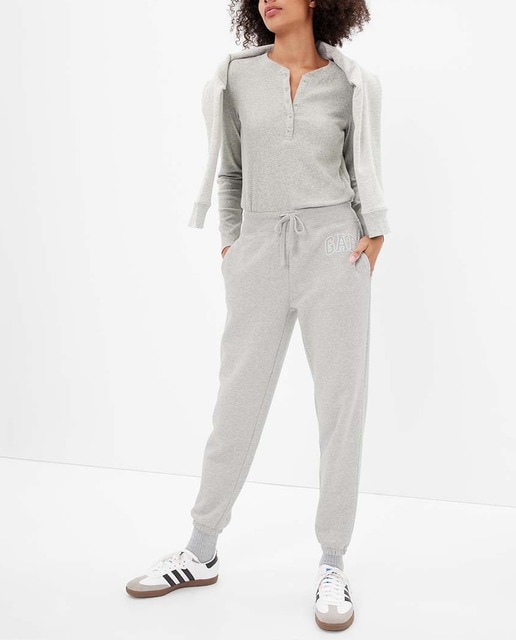 Imagen 0 de Pantalón jogger con logo de mujer