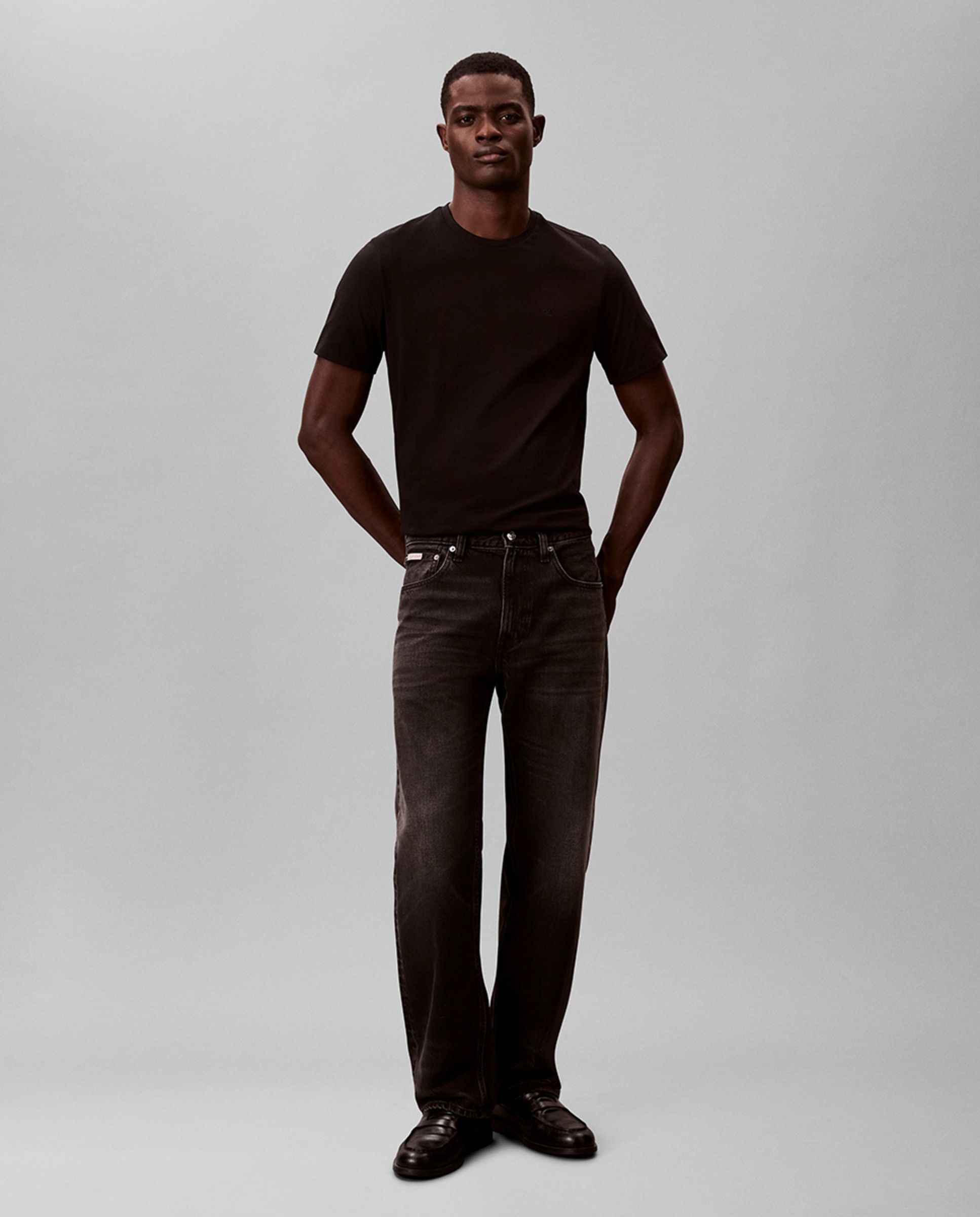 T-shirt com Logótipo Preto-5