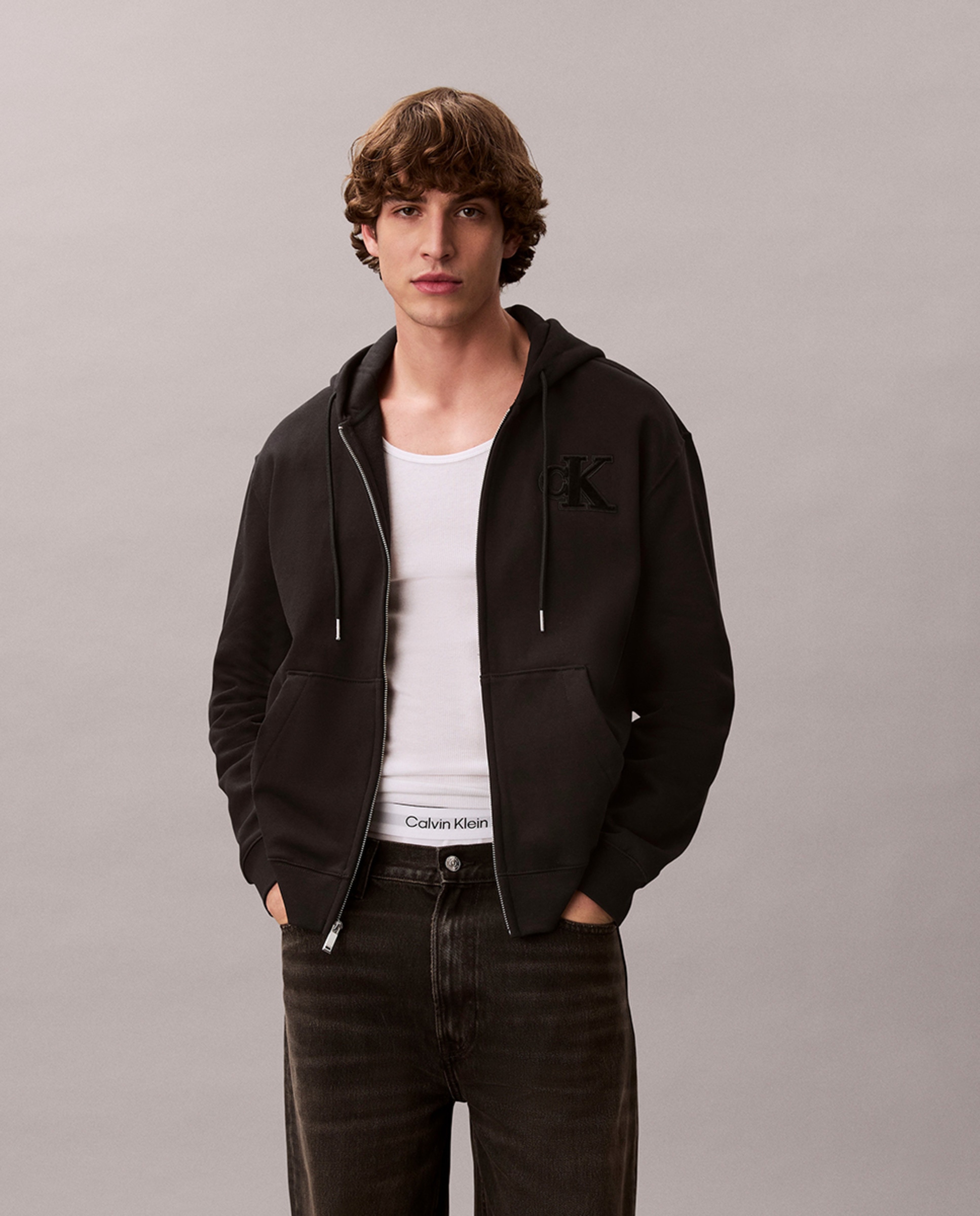 Sweatshirt com Fecho de Correr Preto-1