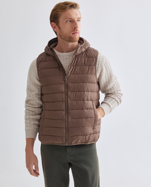 Imagen 0 de Chaleco hombre ultraligero con capucha con relleno reciclado