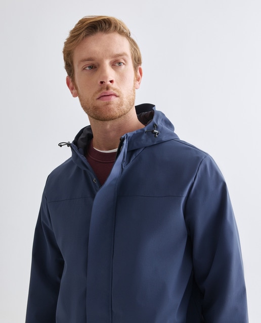 Imagen 0 de Parka hombre técnica con capucha