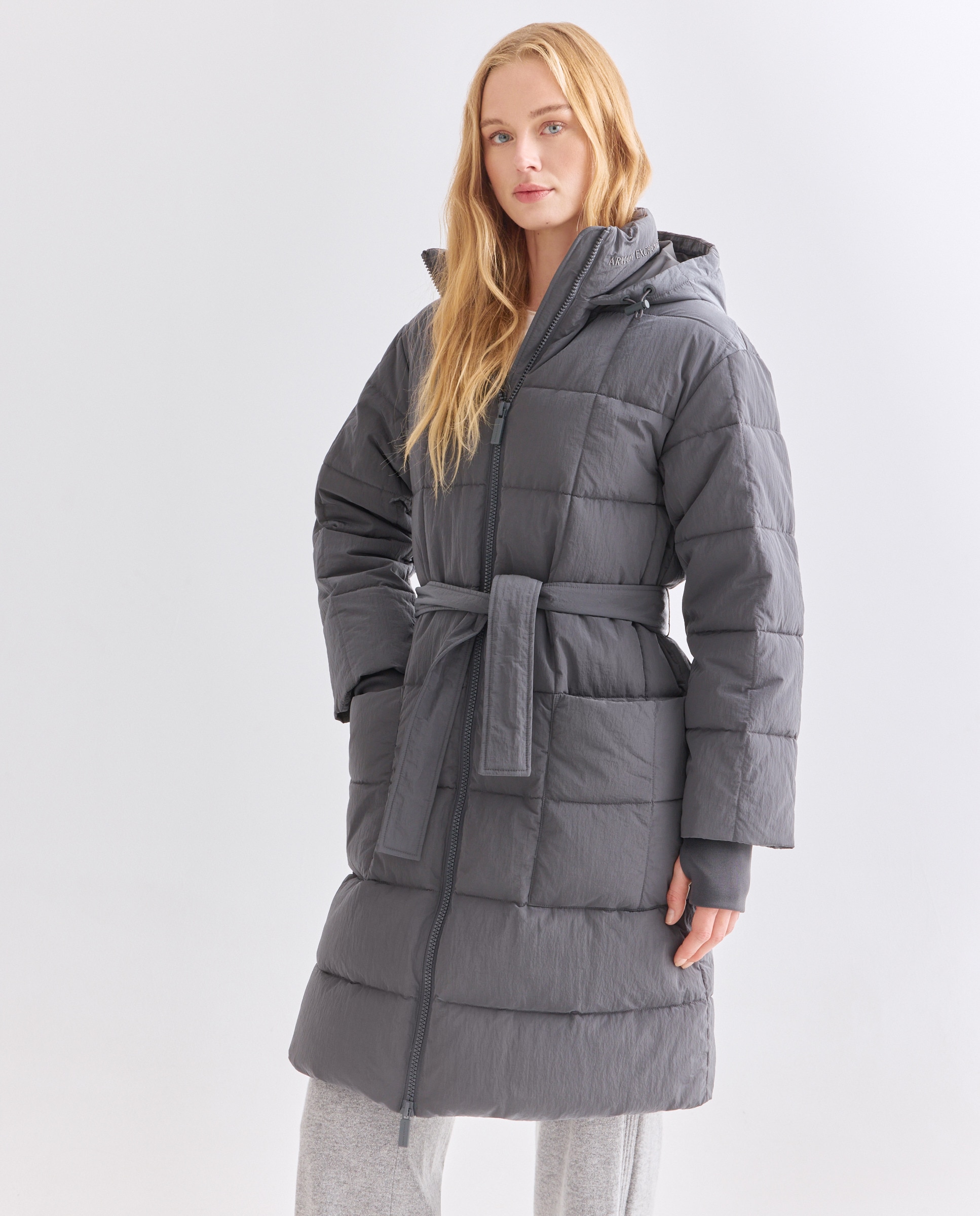Blusão acolchoado comprido de mulher com capuz Cinzento-escuro-1