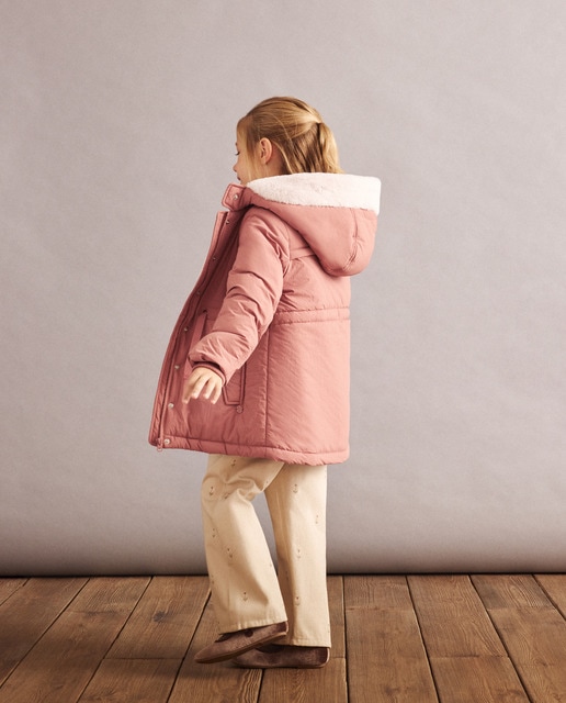 Imagen 0 de Coreana con capucha bolsillos y pelo de niña