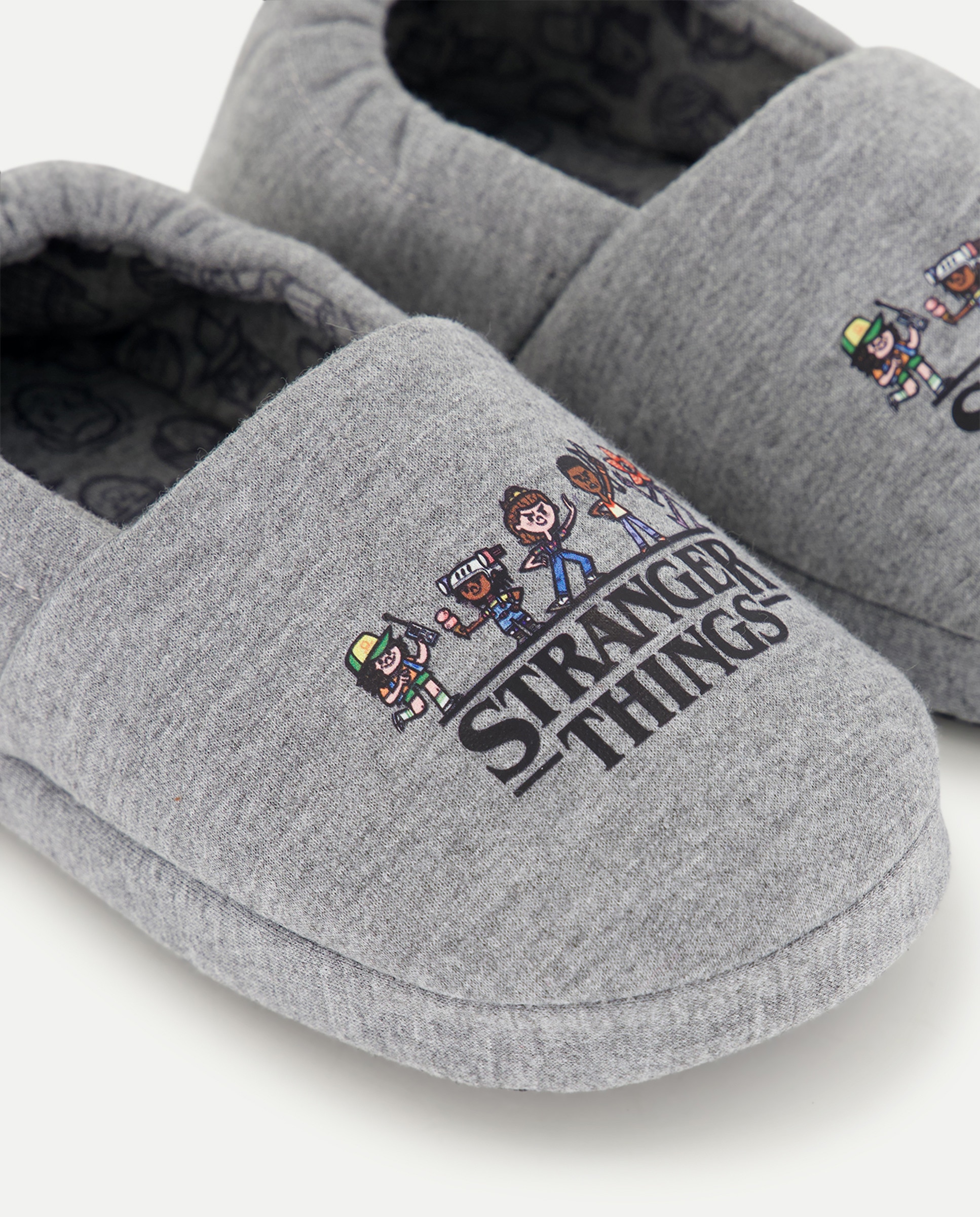 Pantufas Stranger Things Cotton Juice Cinzento-5