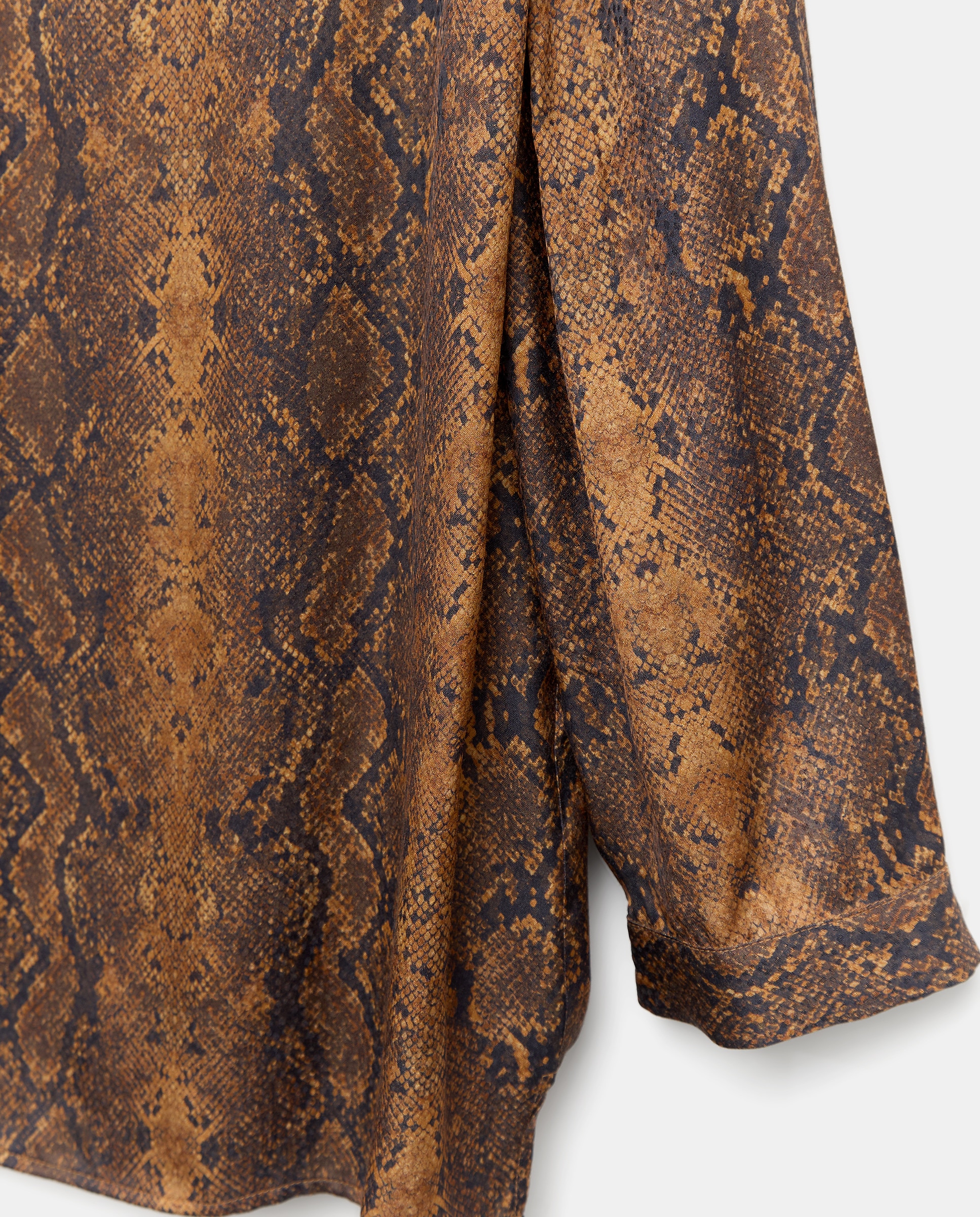 Top com Decote Redondo e Animal Print de Serpente Castanho-6