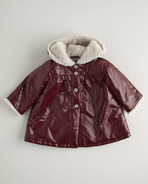 Imagen 0 de Abrigo charol