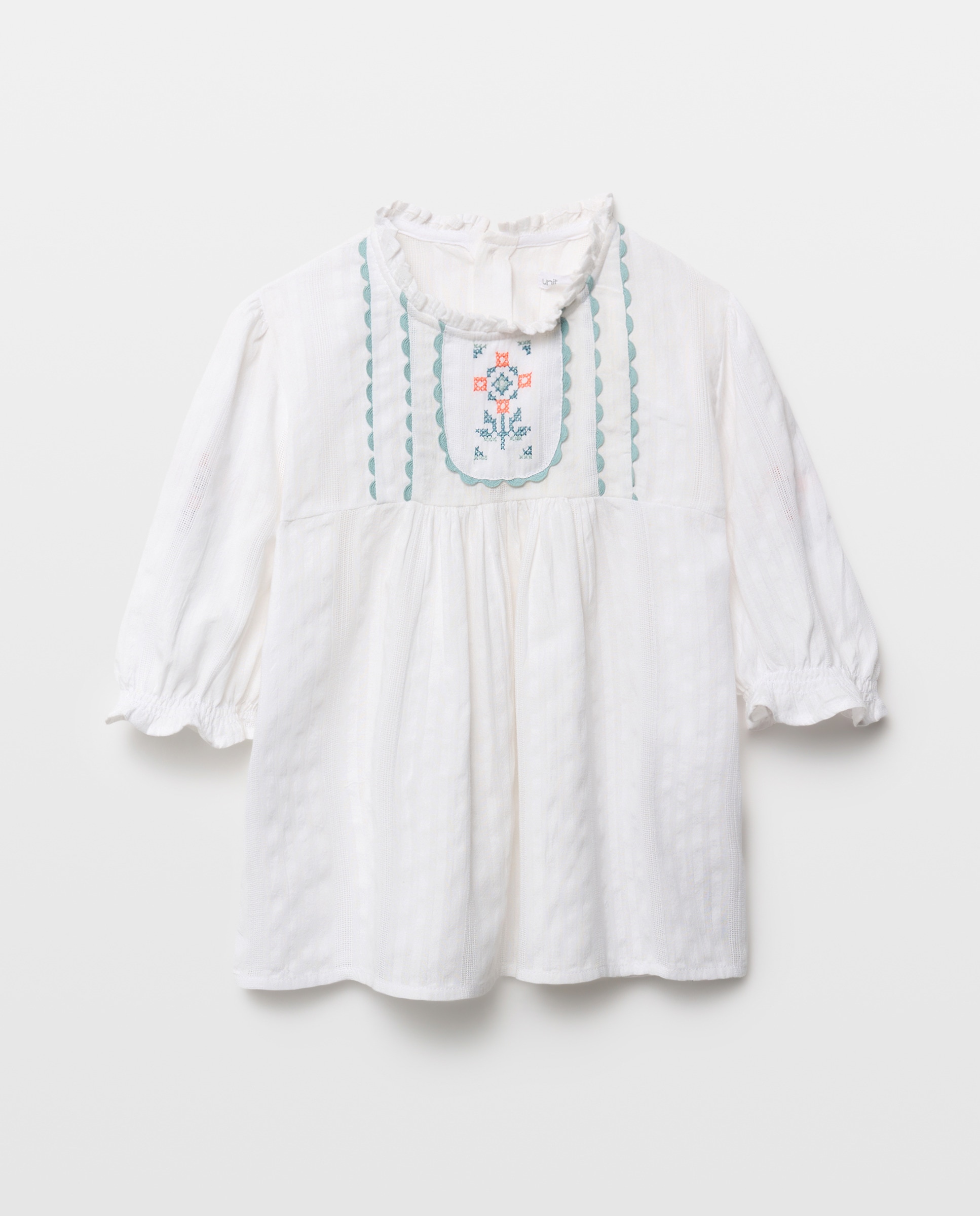 Imagen 0 de Blusa niña con canesú y bordados