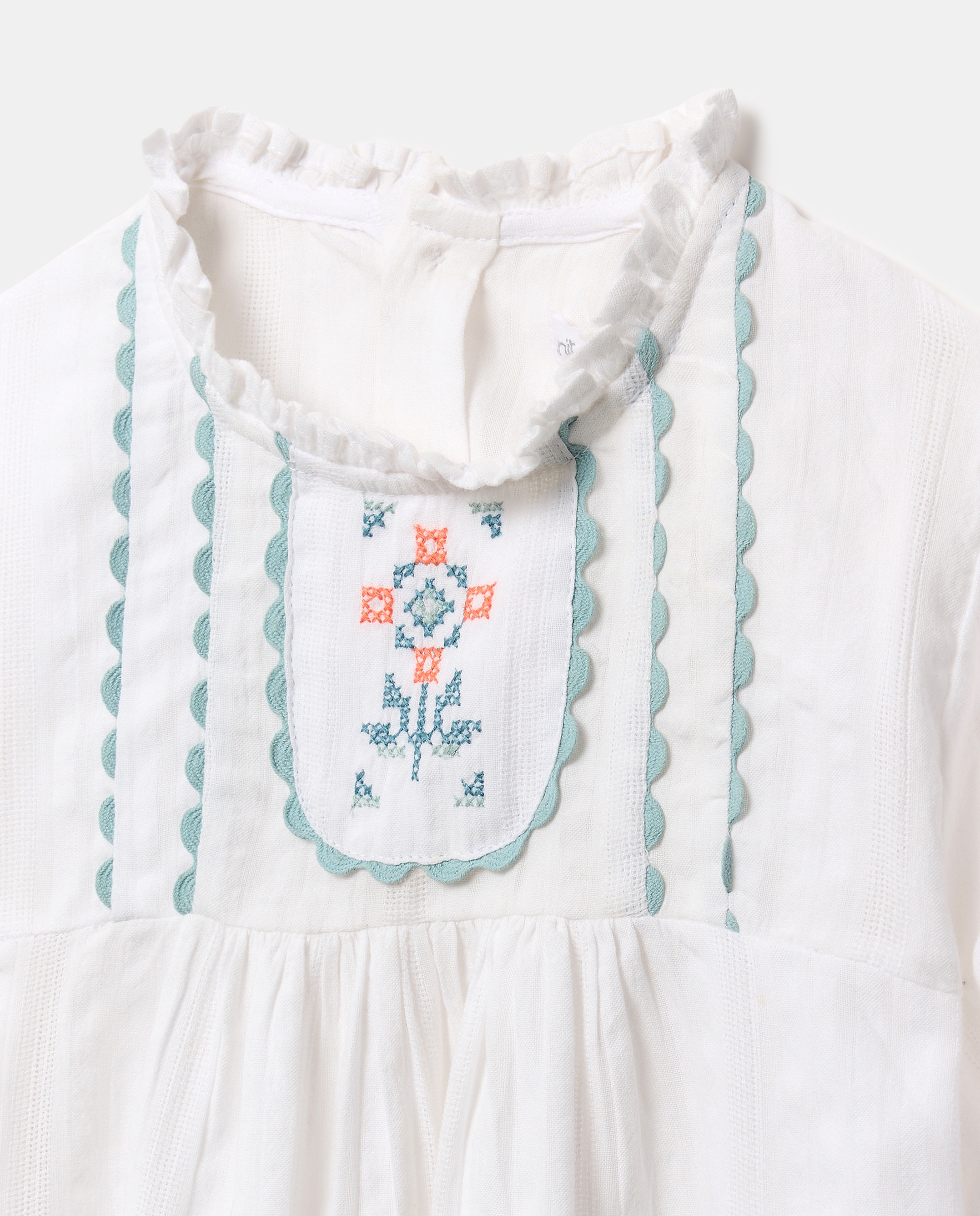 Blusa niña con canesú y bordados Blanco-3