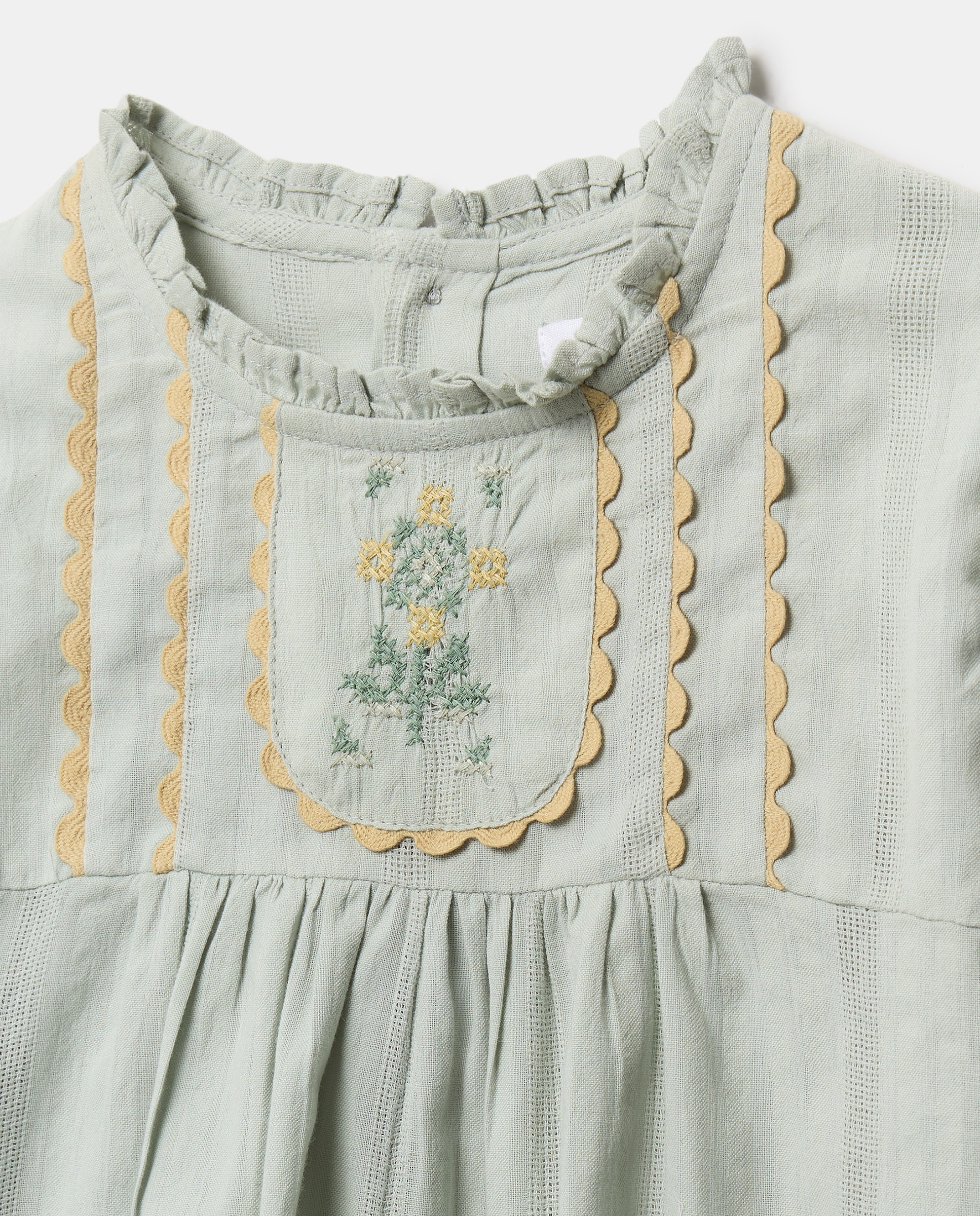 Blusa niña con canesú y bordados Gris claro-3