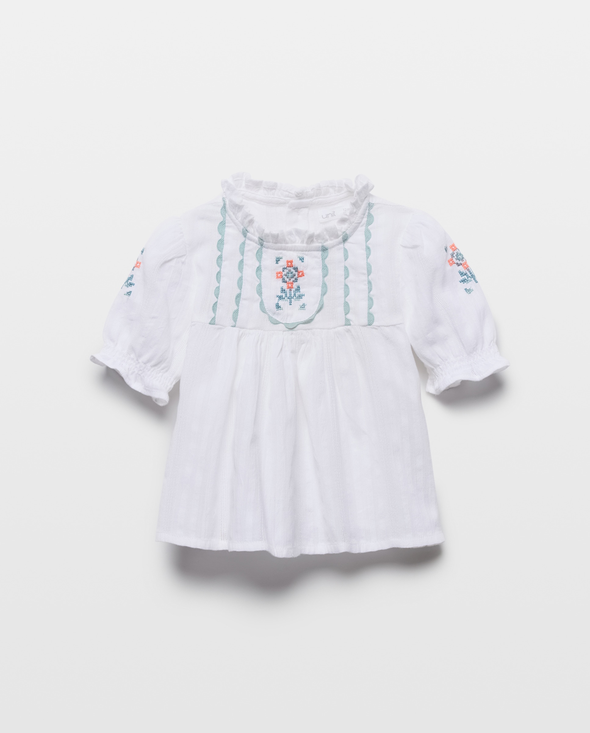 Imagen 0 de Blusa bebé niña con canesú y bordados