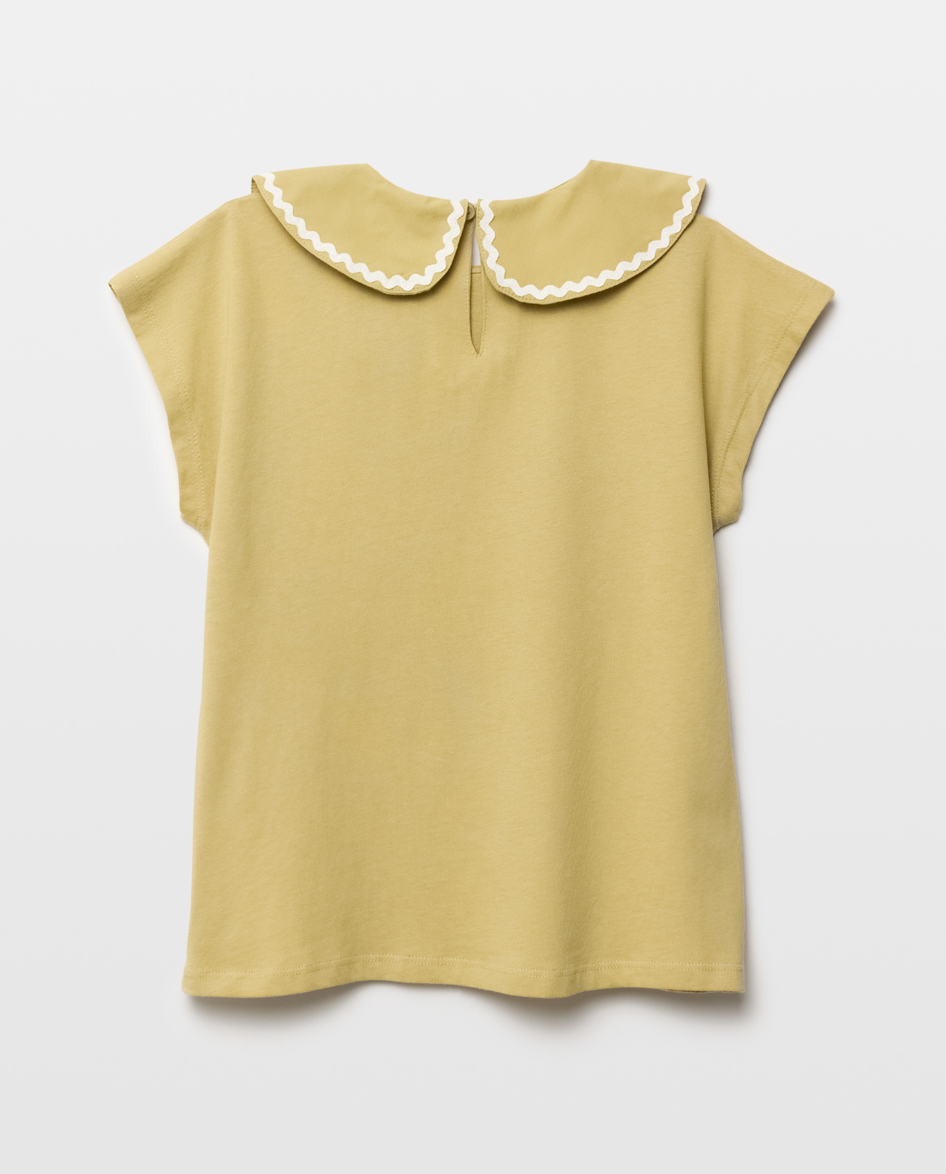 Camiseta niña con cuello con picueta 560 Oliva-2