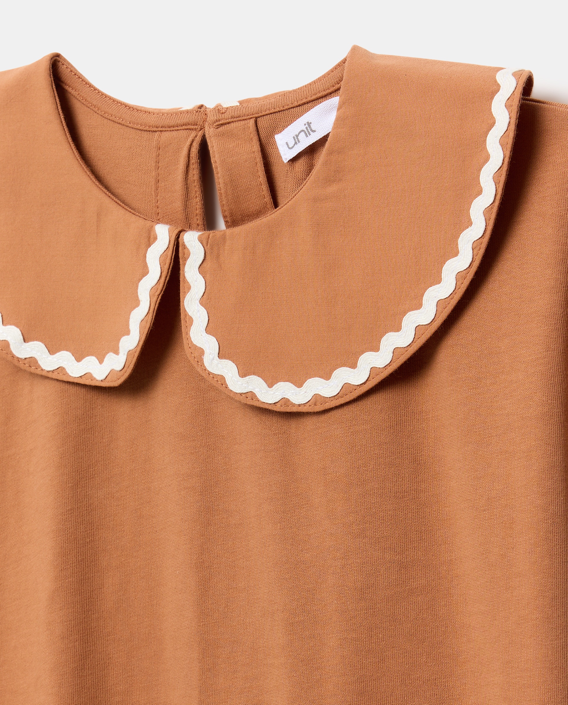 Camiseta niña con cuello con picueta Naranja quemado-3