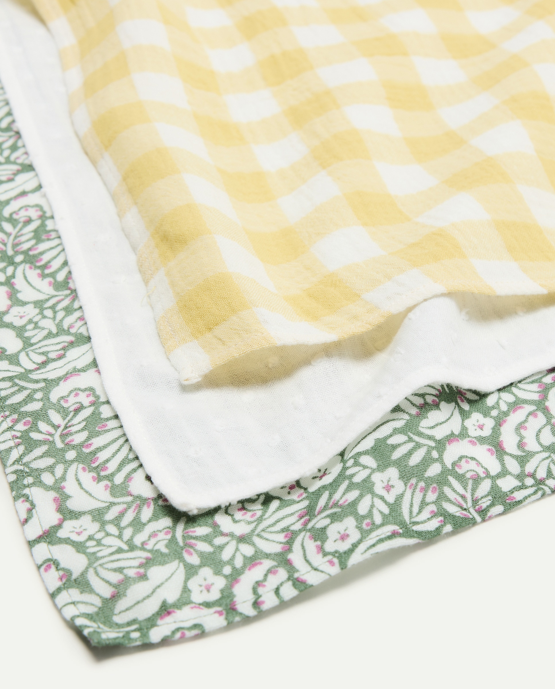 Imagen 0 de Pack de recién nacido de tres muselinas