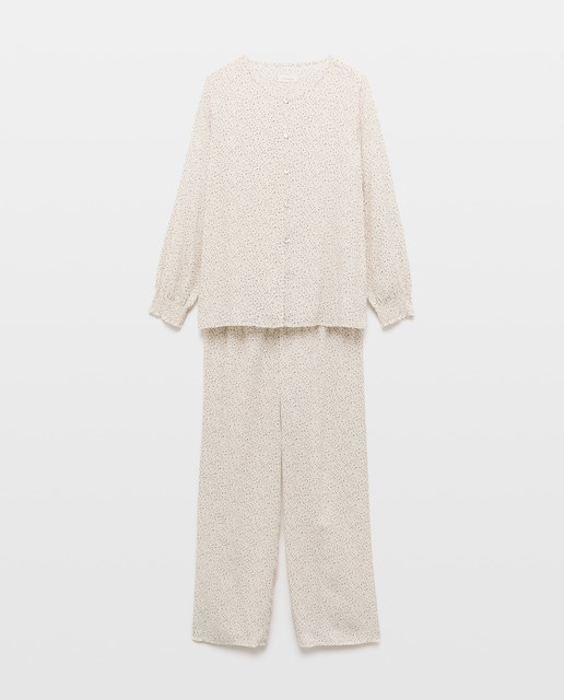 Imagem 0 de Pijama com Estampado Floral e Mangas em Balão