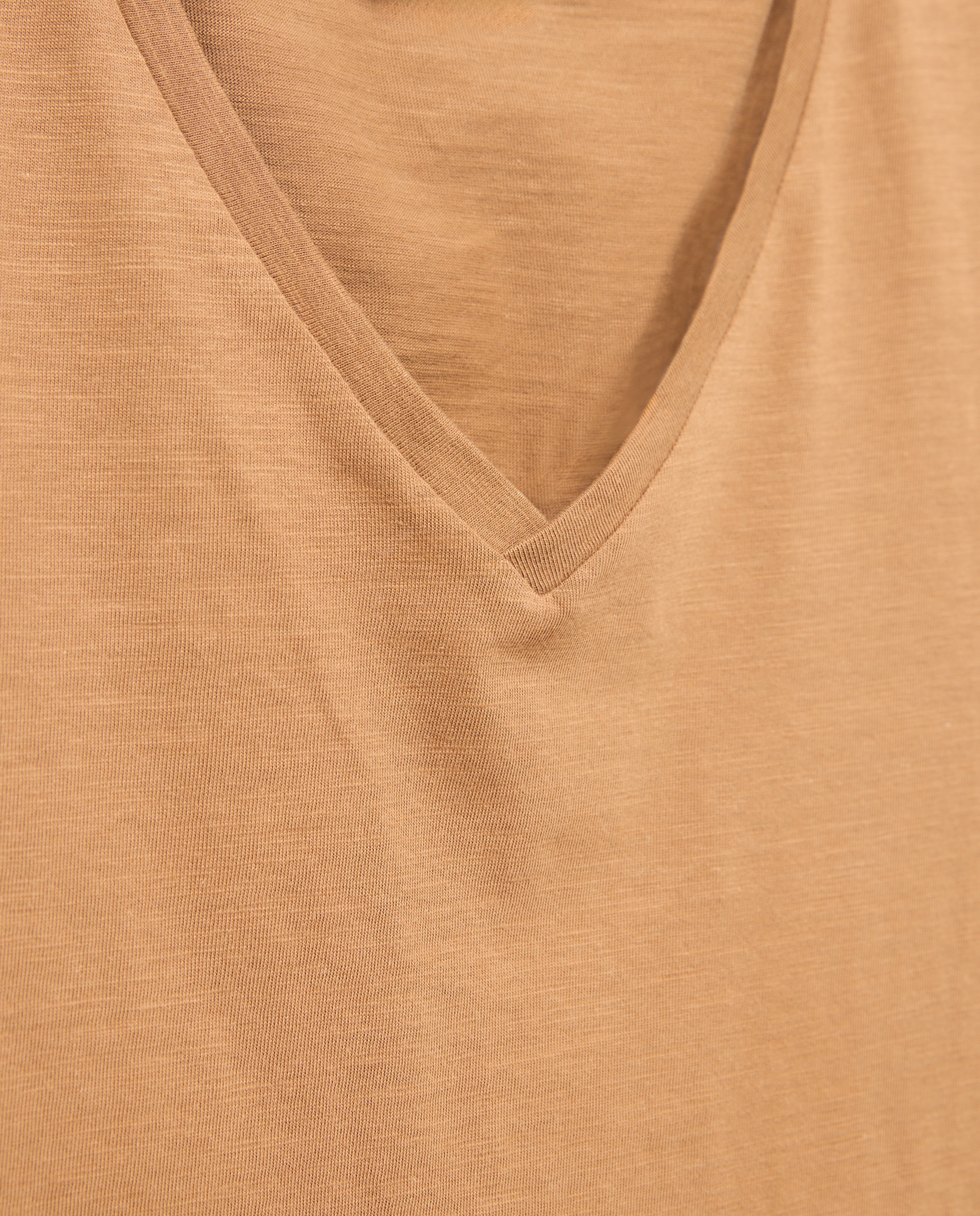 Camiseta básica de mujer cuello pico 740 Tabaco-5