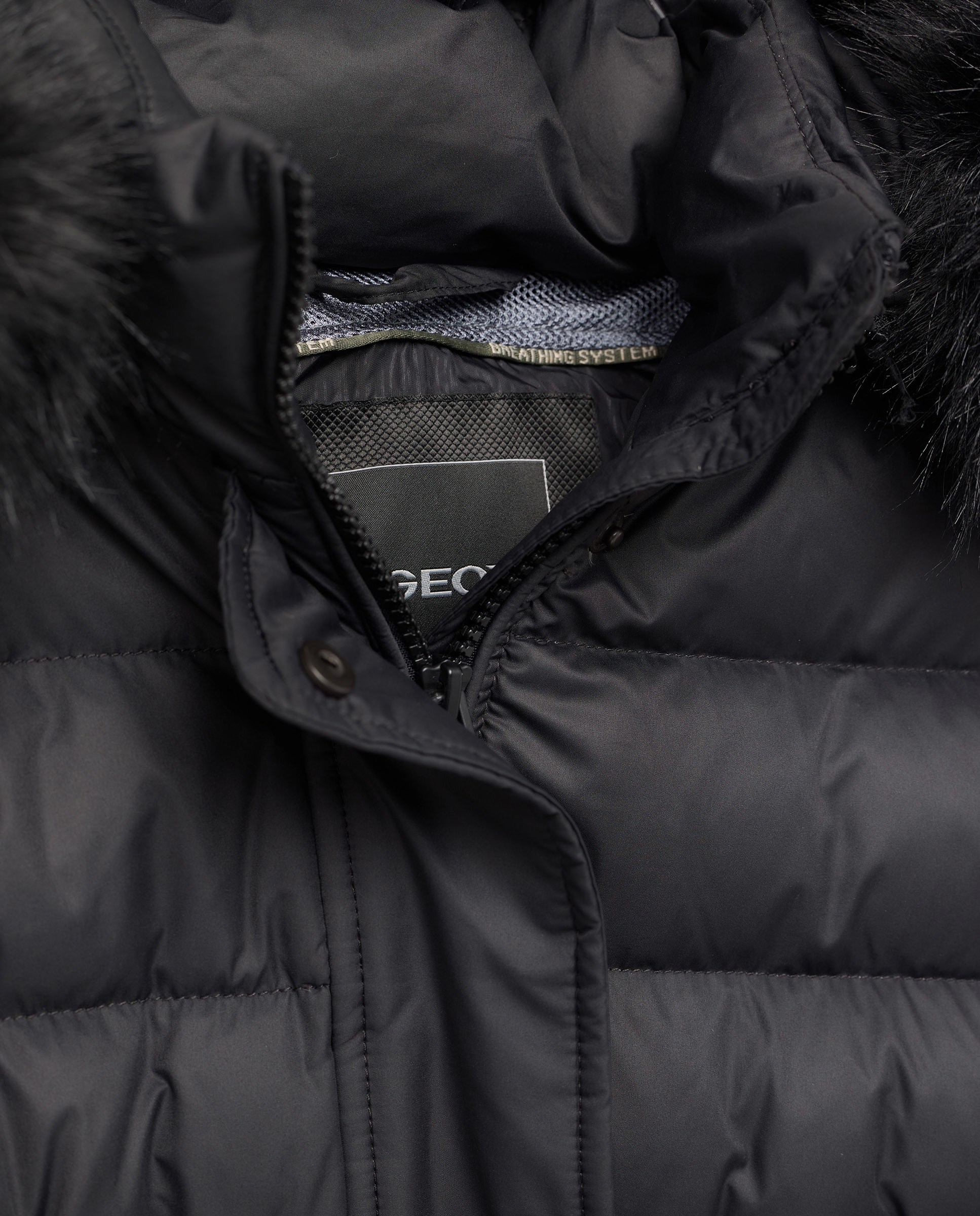 Blusão Acolchoado Comprido com Cinto e Pelo Desmontável Preto-2