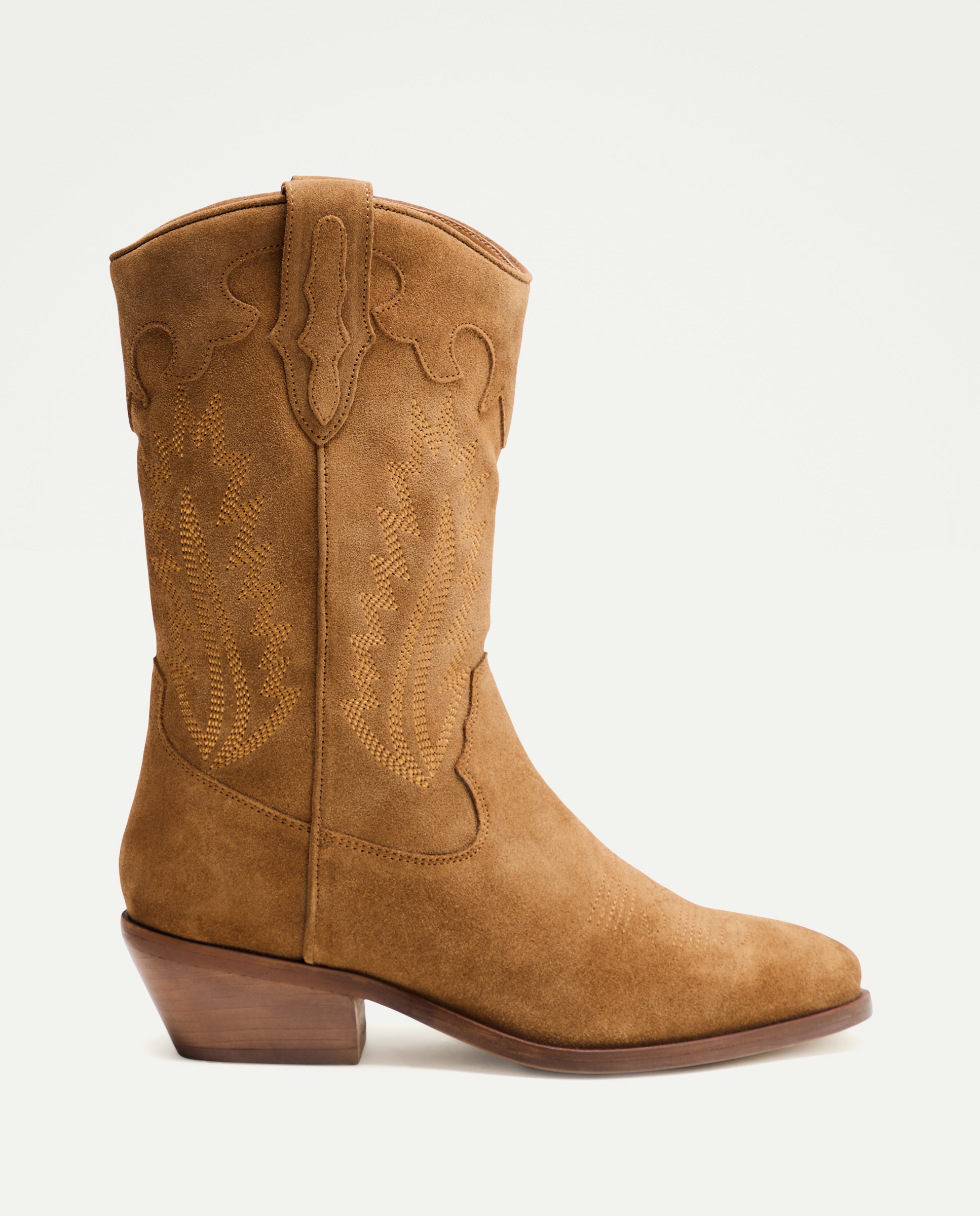 Imagem 0 de Botas em Pele com Bordados em Contraste