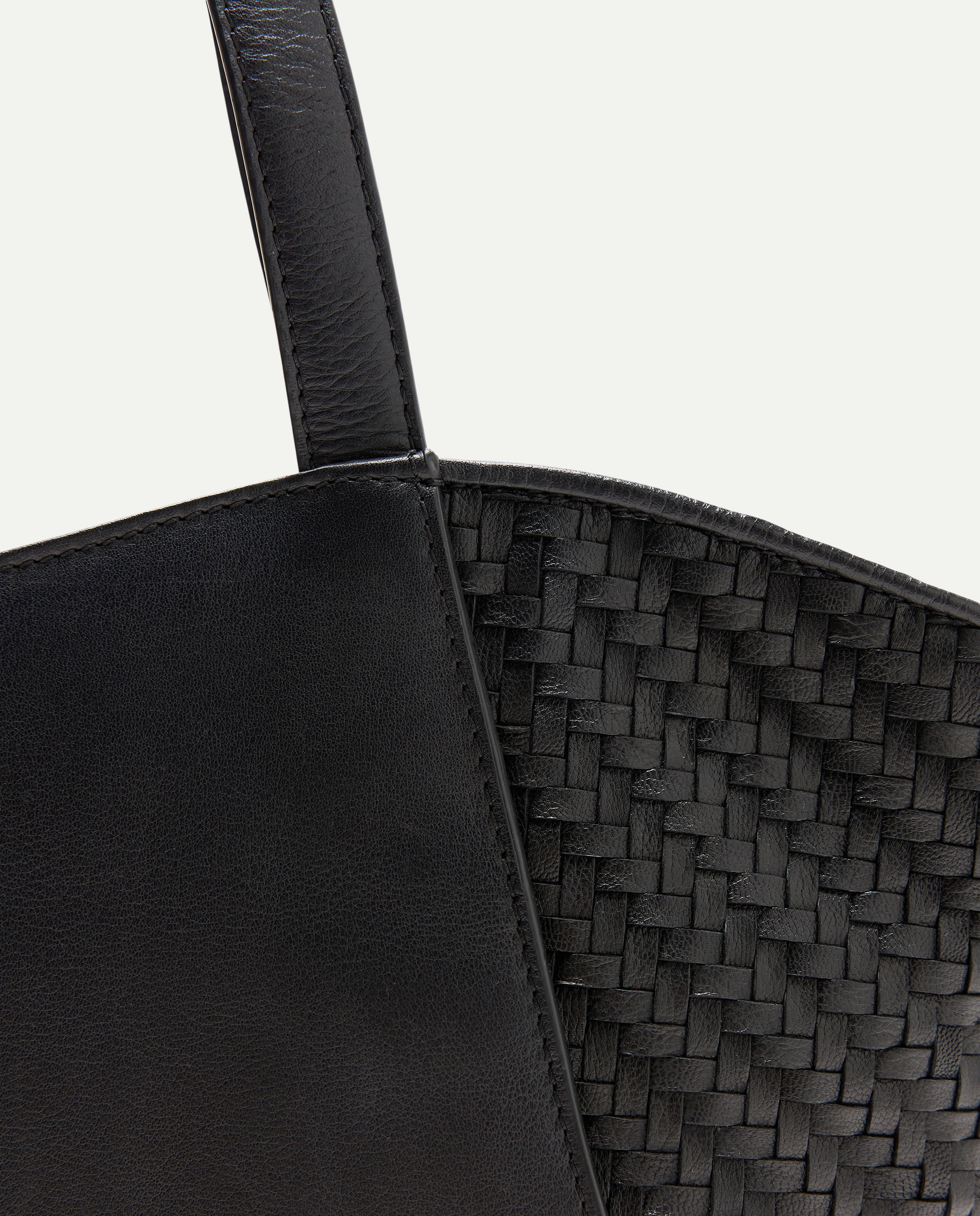 Mala Shopper em Pele com Lados Entrançados Castanho-4