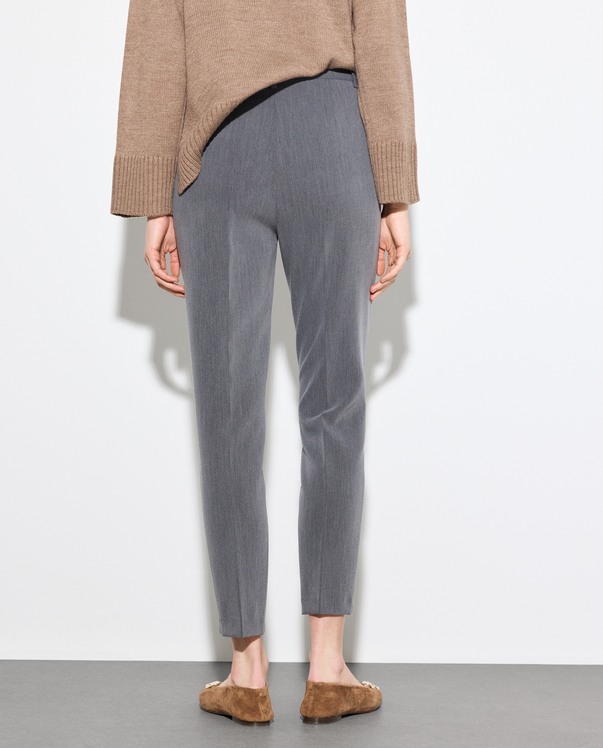 Calças Lisas Semi Skinny com Fecho de Correr 830 Antracite-4