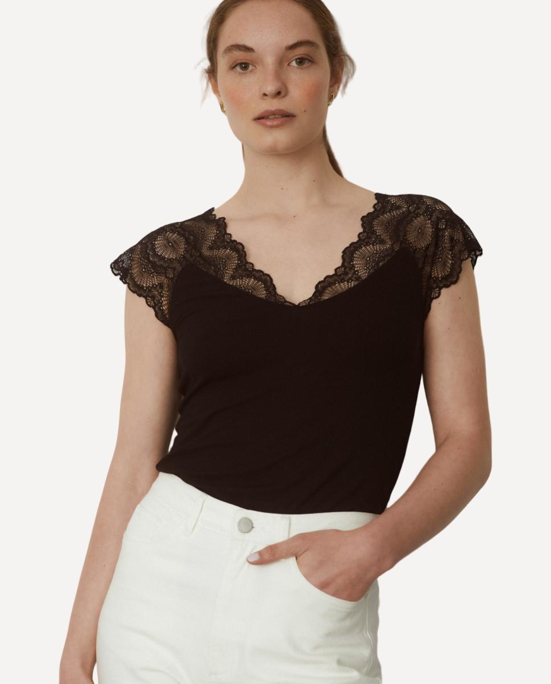 Top com Detalhe de Renda Preto-1