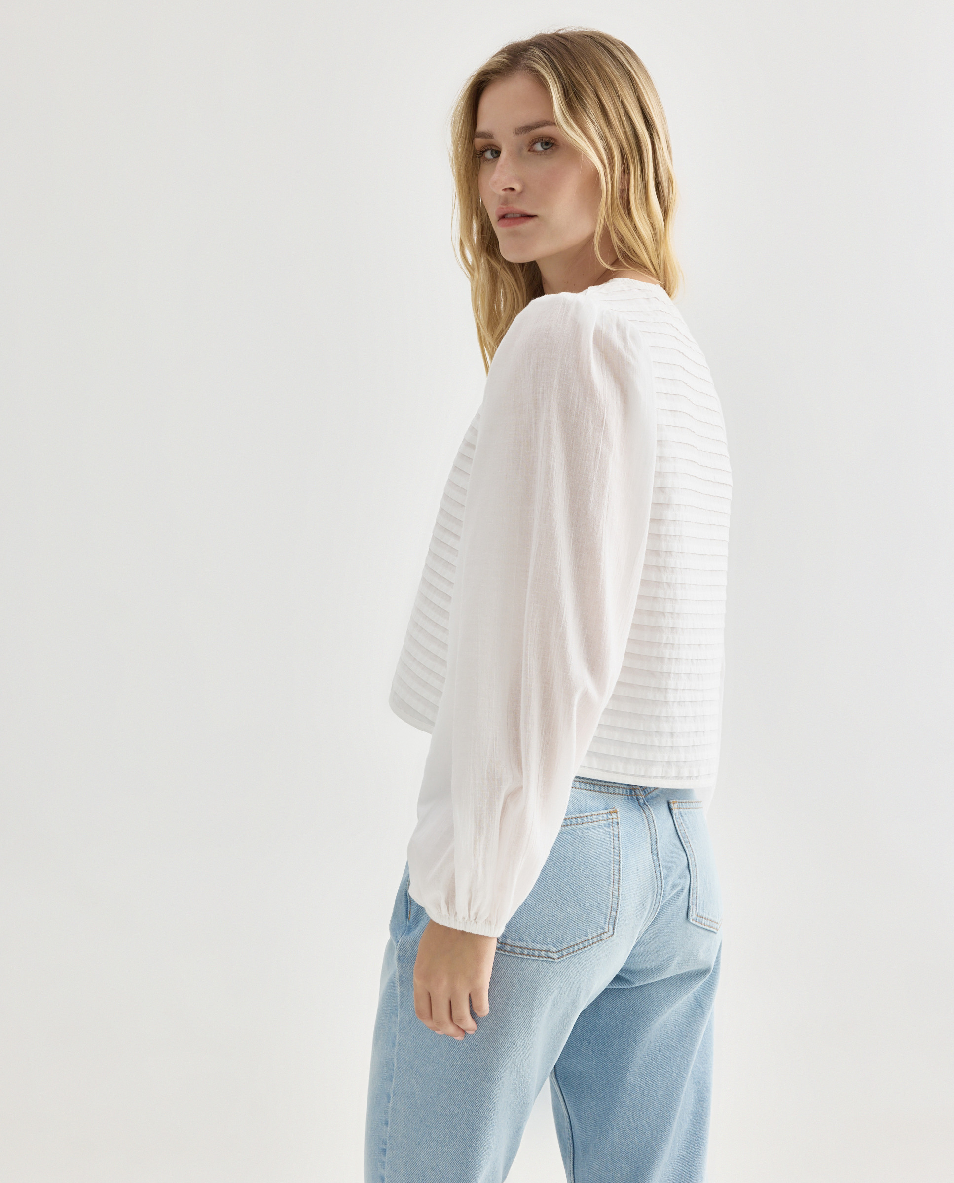 Blusa de mujer manga abullonada con jaretas Blanco-3