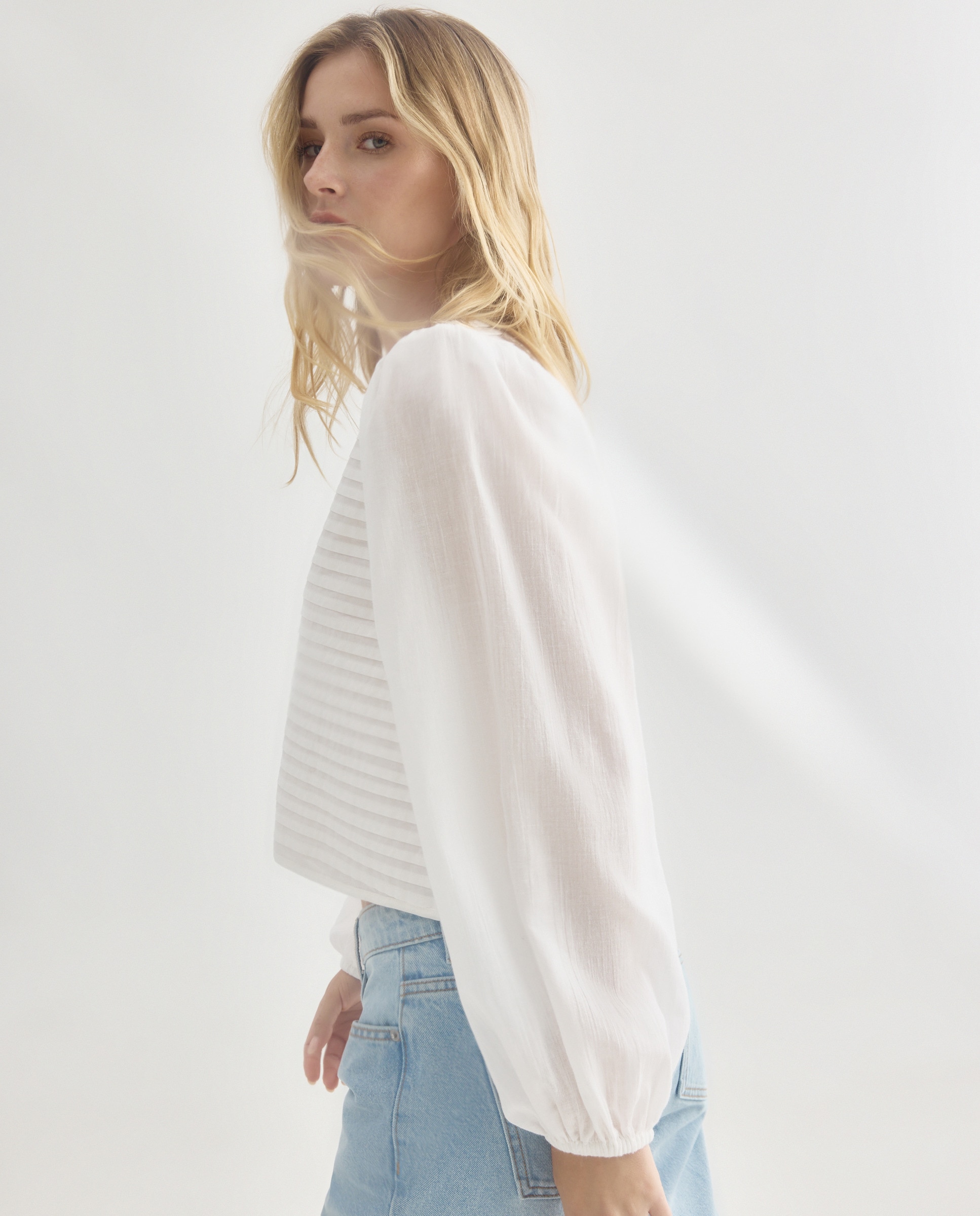 Blusa de mujer manga abullonada con jaretas Blanco-4
