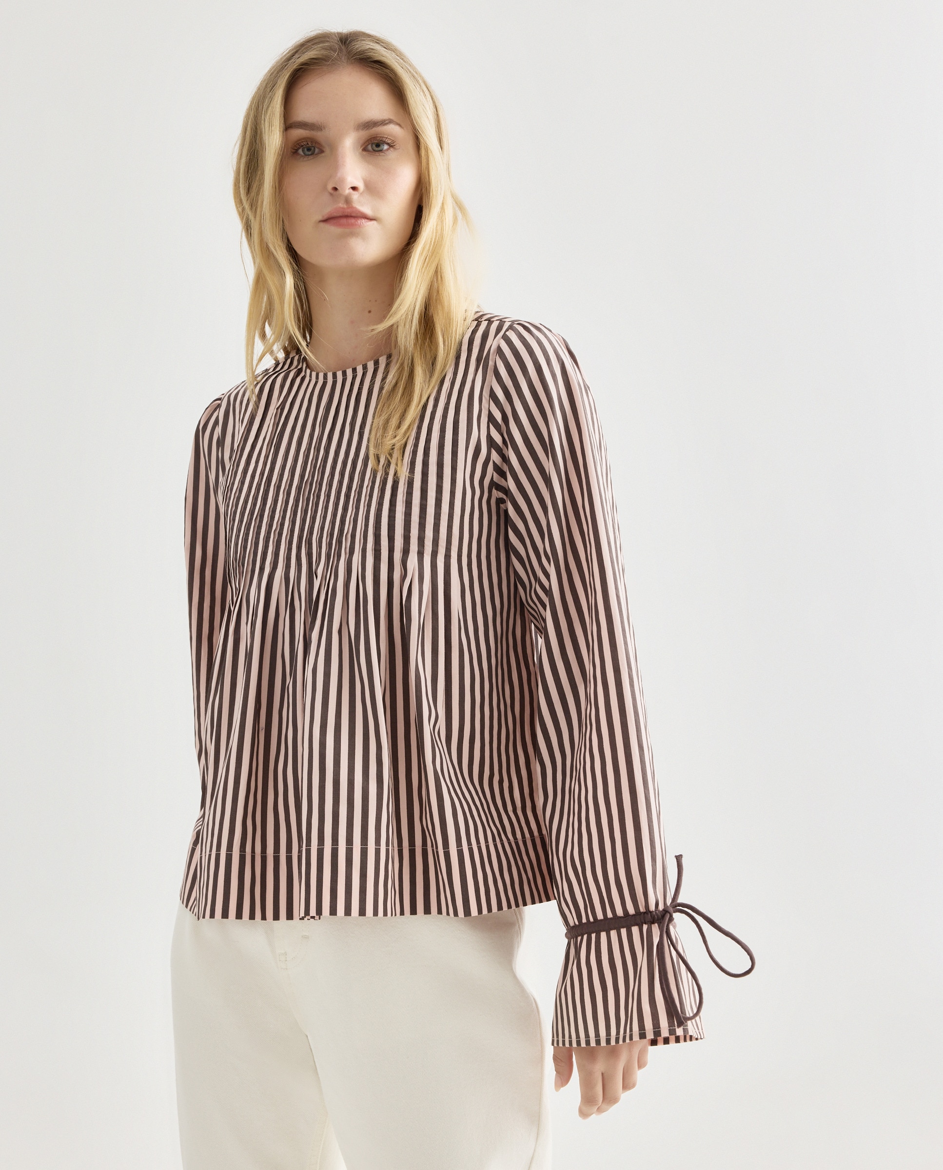 Blusa de mujer de rayas con jaretas en pechera Rosa-1