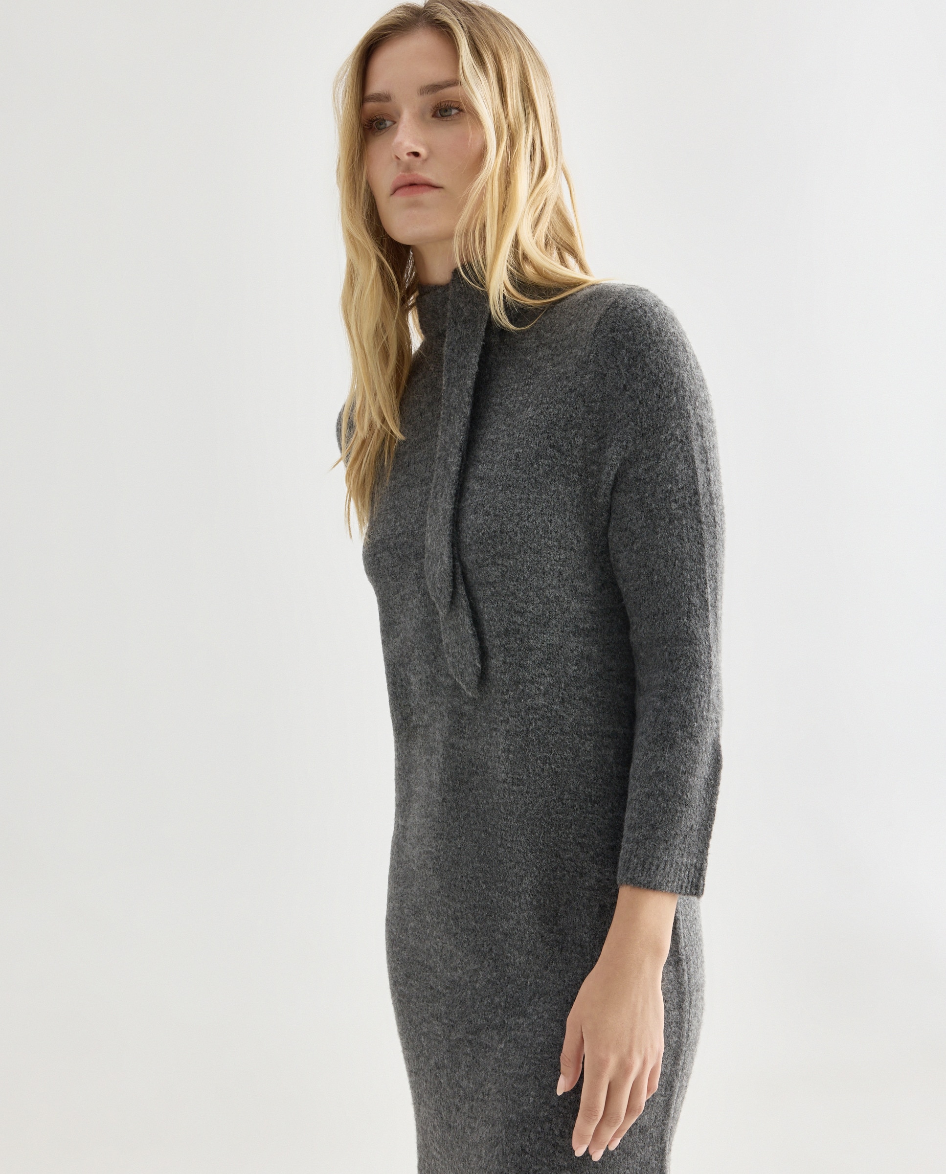 Imagen 0 de Vestido de mujer con lazada y manga francesa